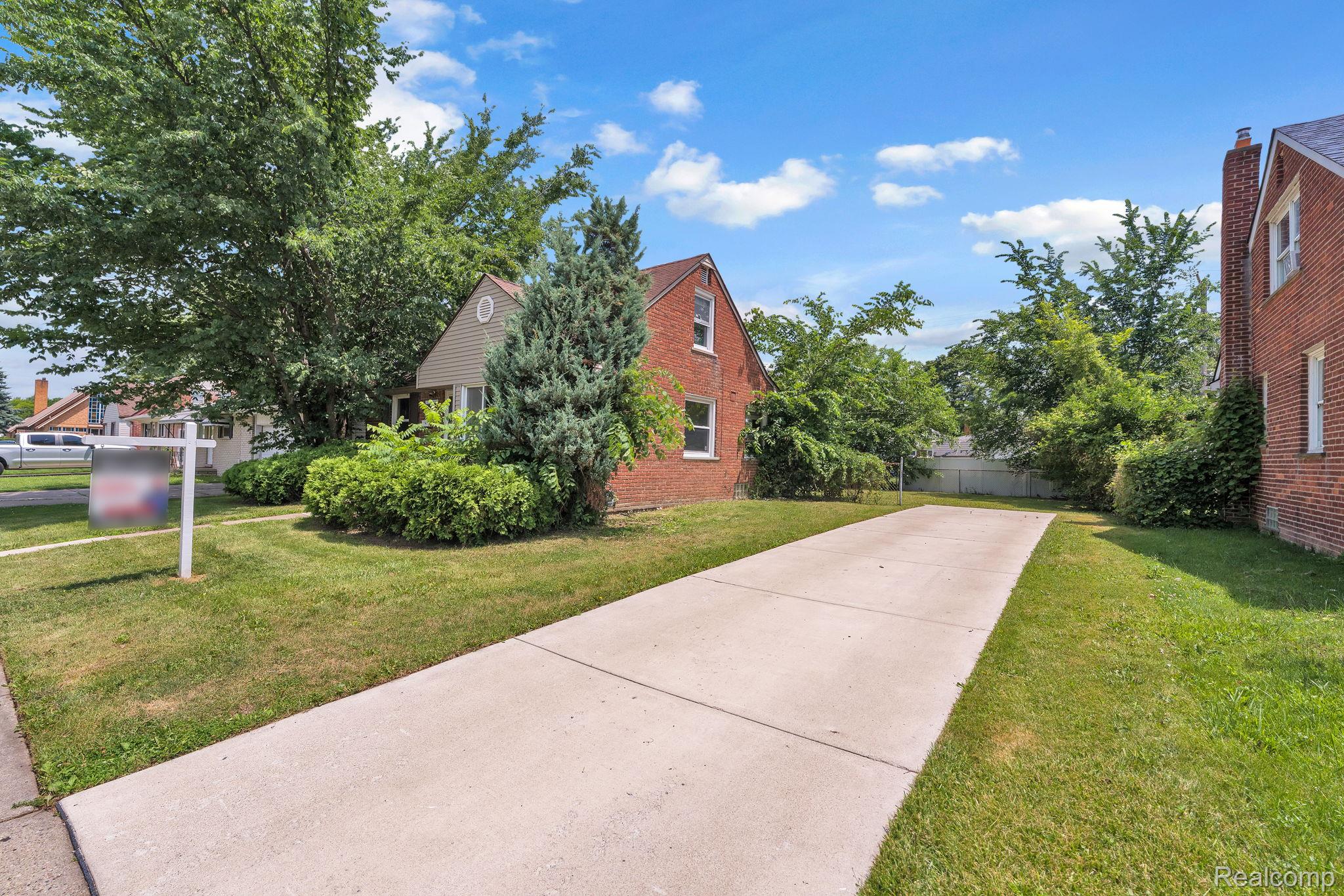 7641 Pelham Road Property Photo 4