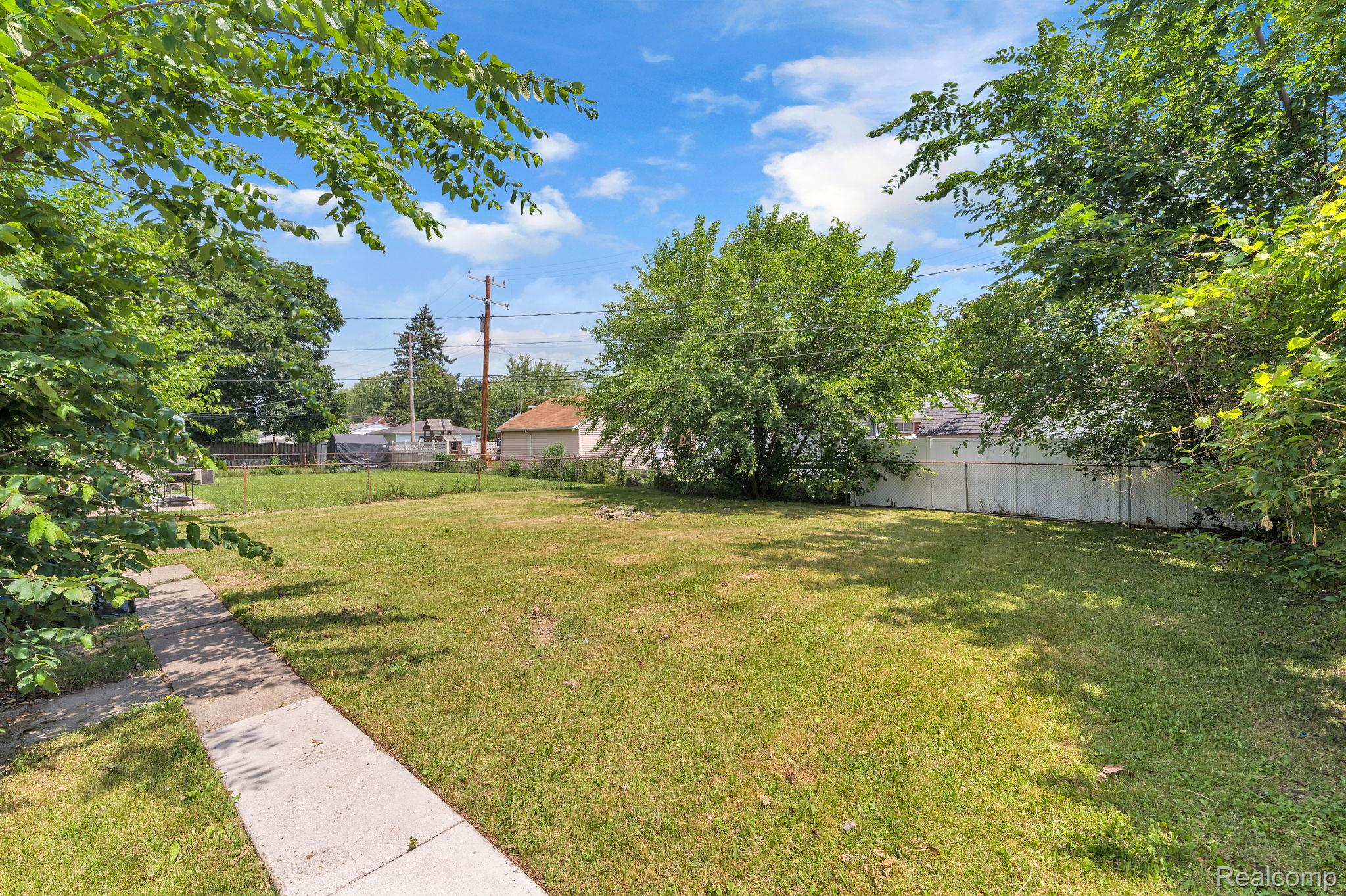 7641 Pelham Road Property Photo 5