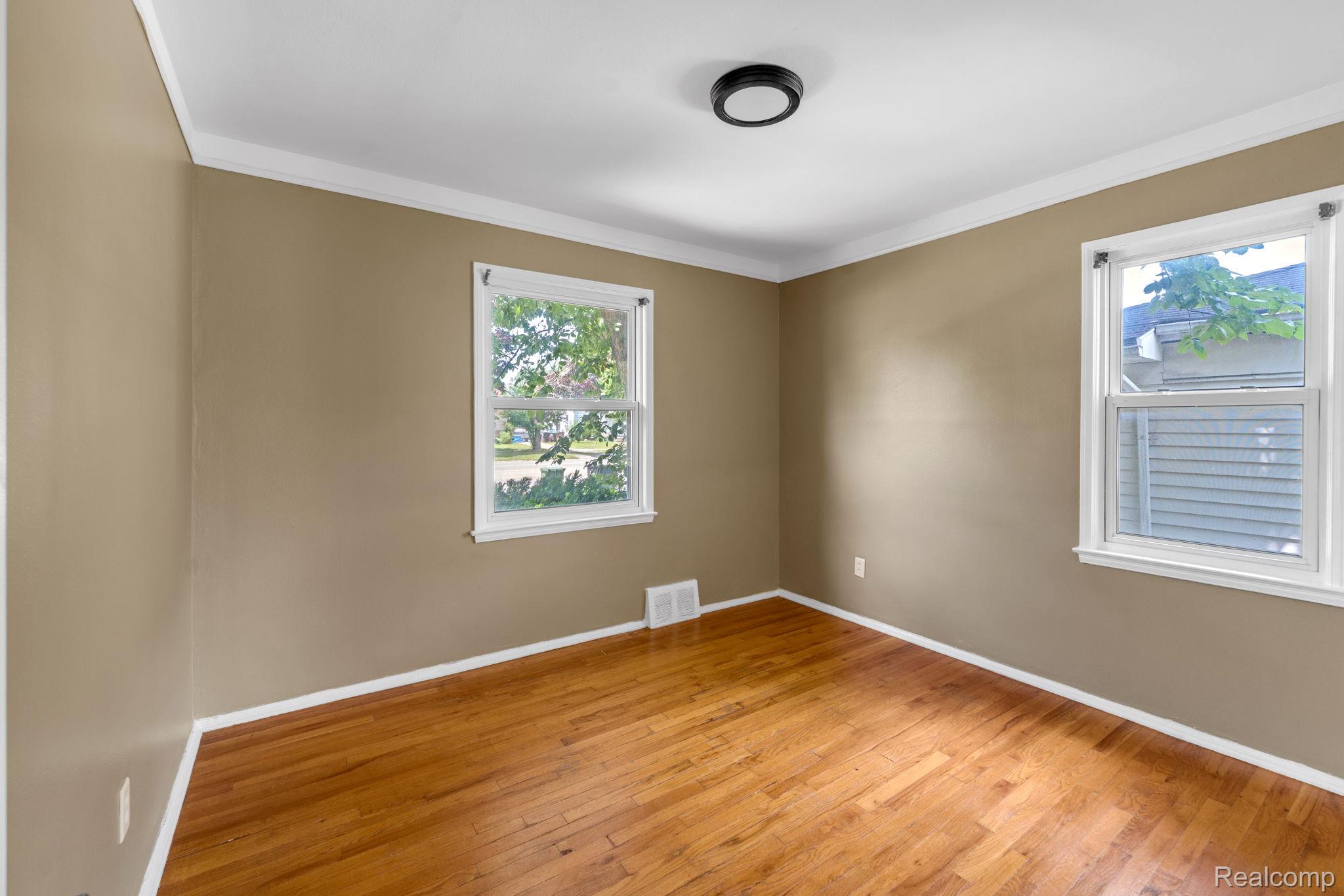 7641 Pelham Road Property Photo 11