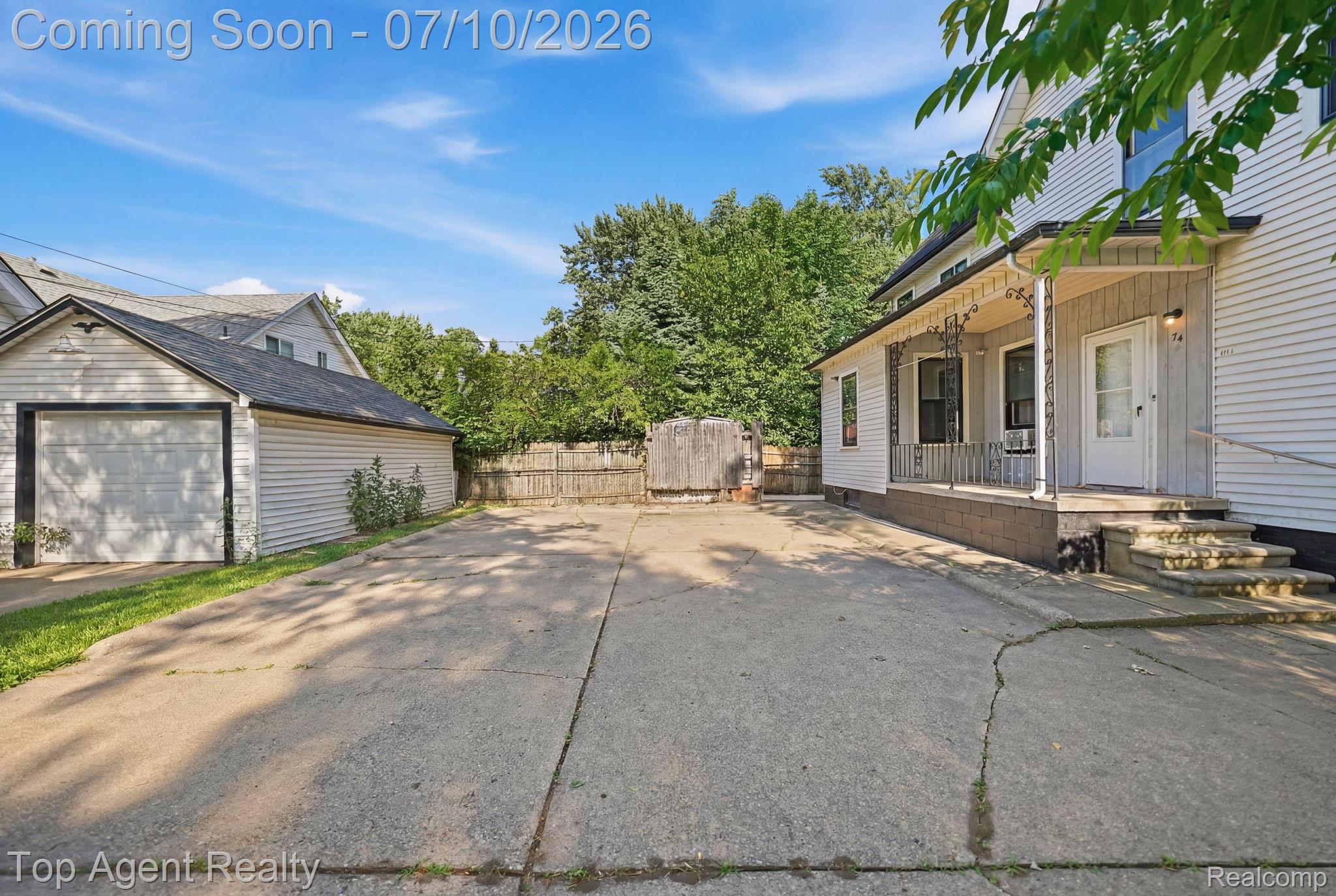 74 Washington Street Property Photo 2