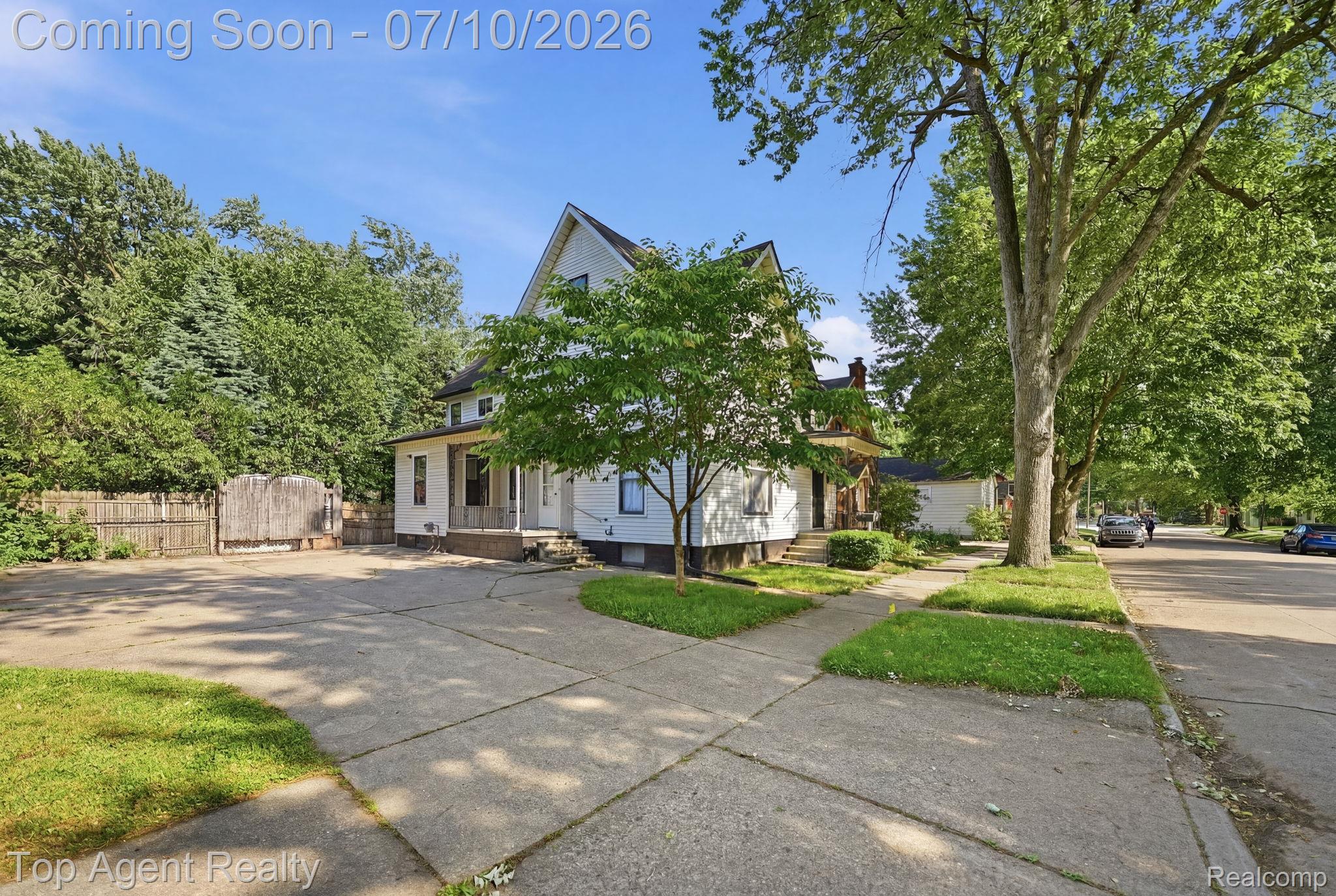 74 Washington Street Property Photo 3