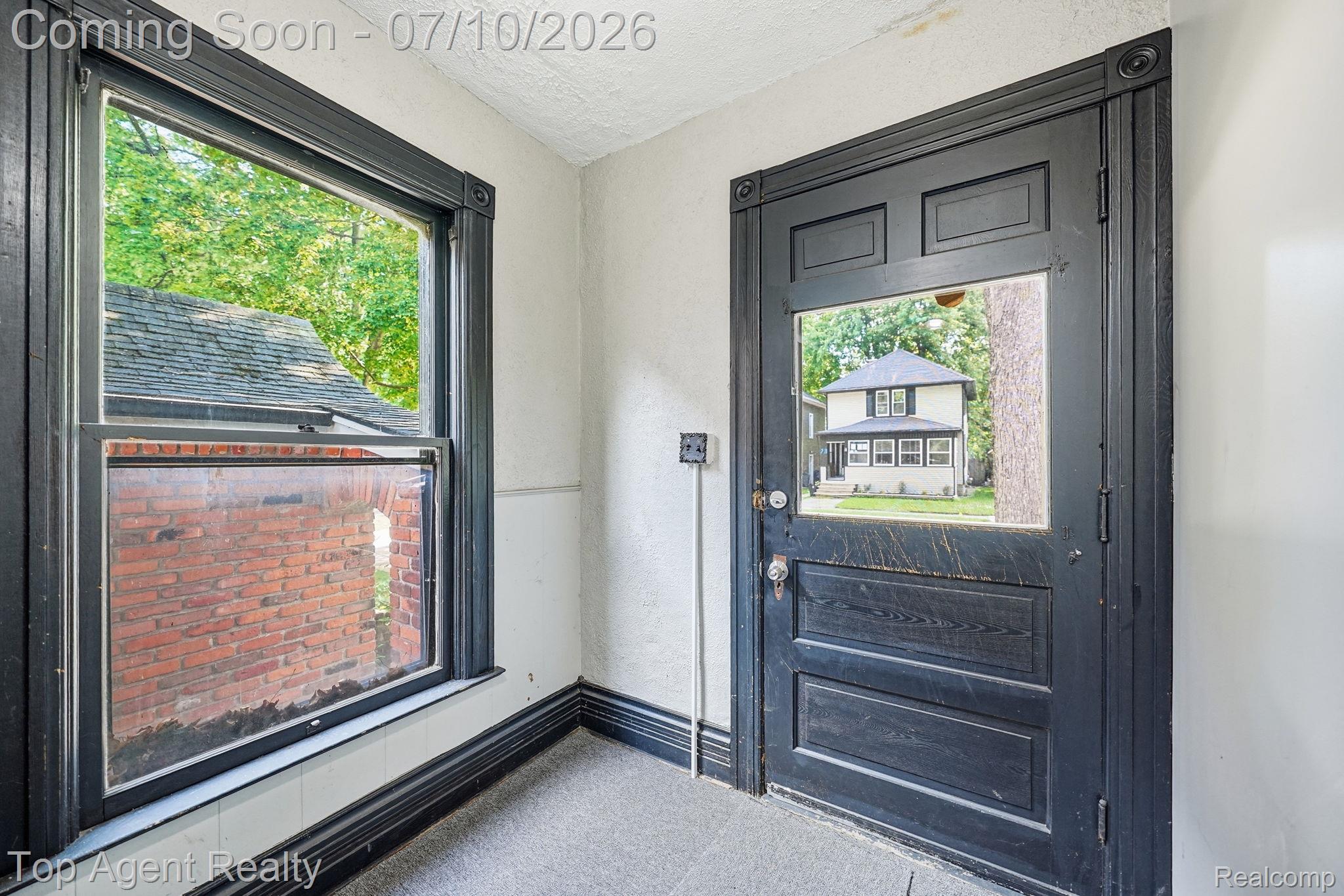 74 Washington Street Property Photo 4