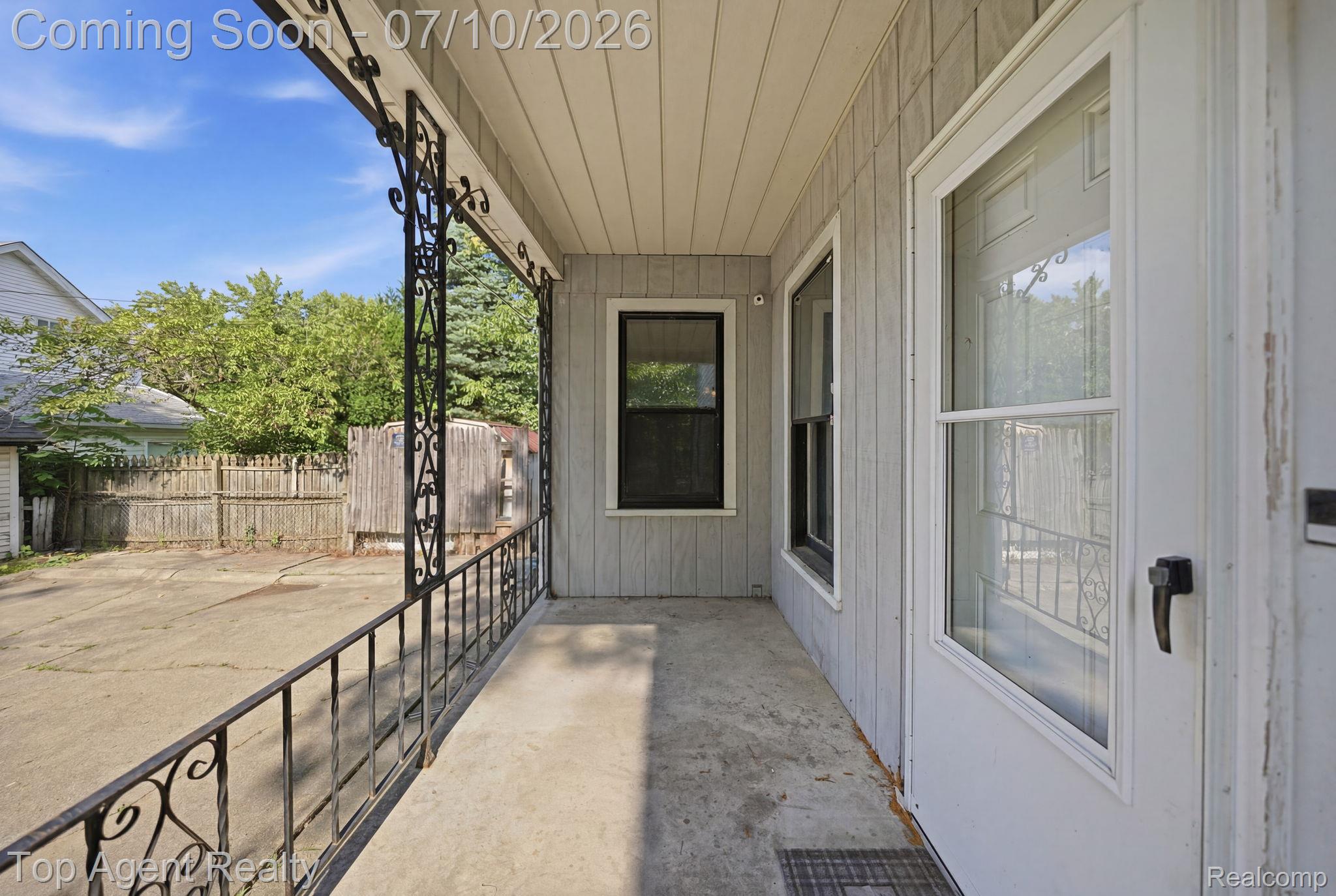 74 Washington Street Property Photo 5