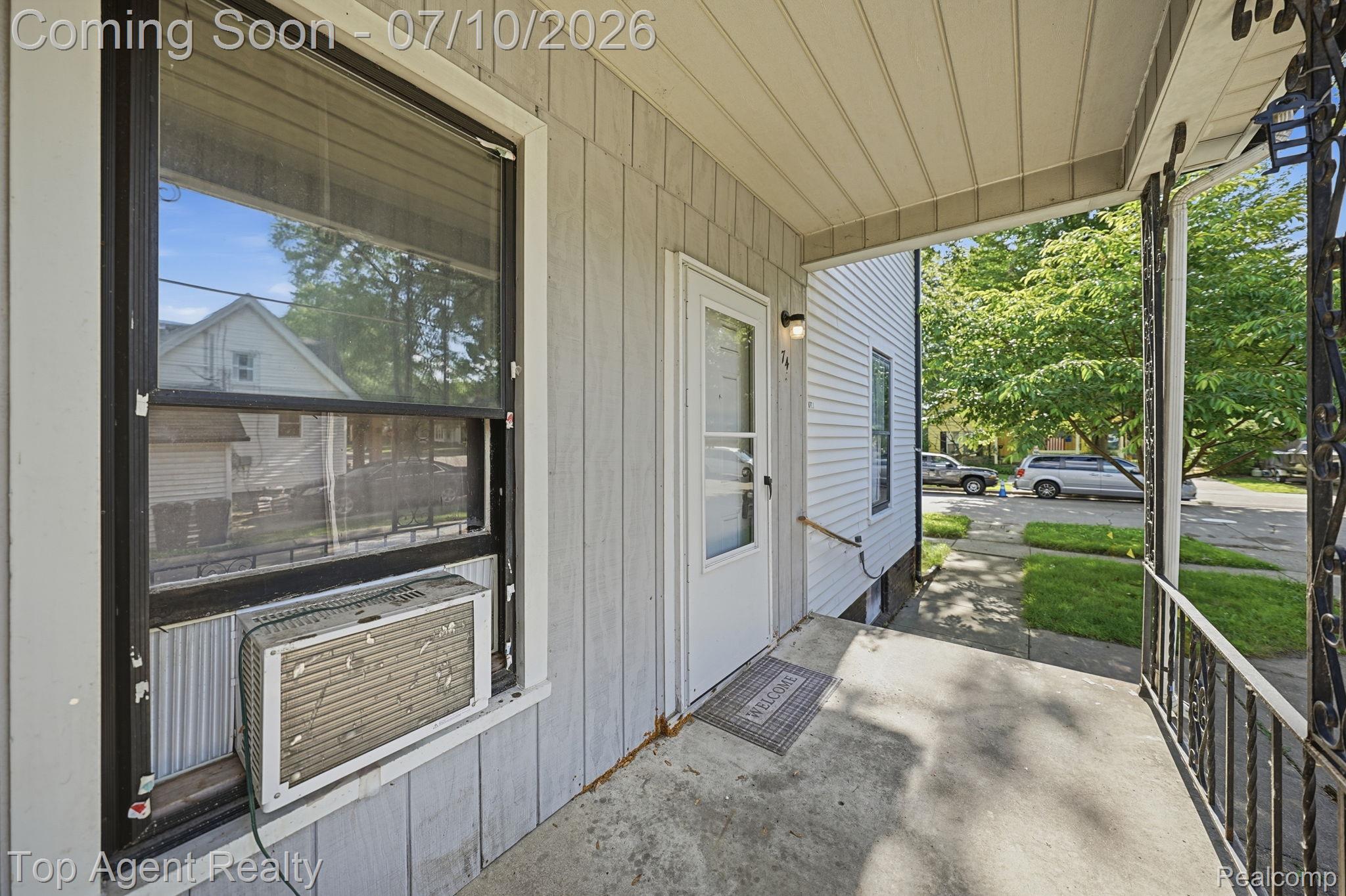 74 Washington Street Property Photo 6