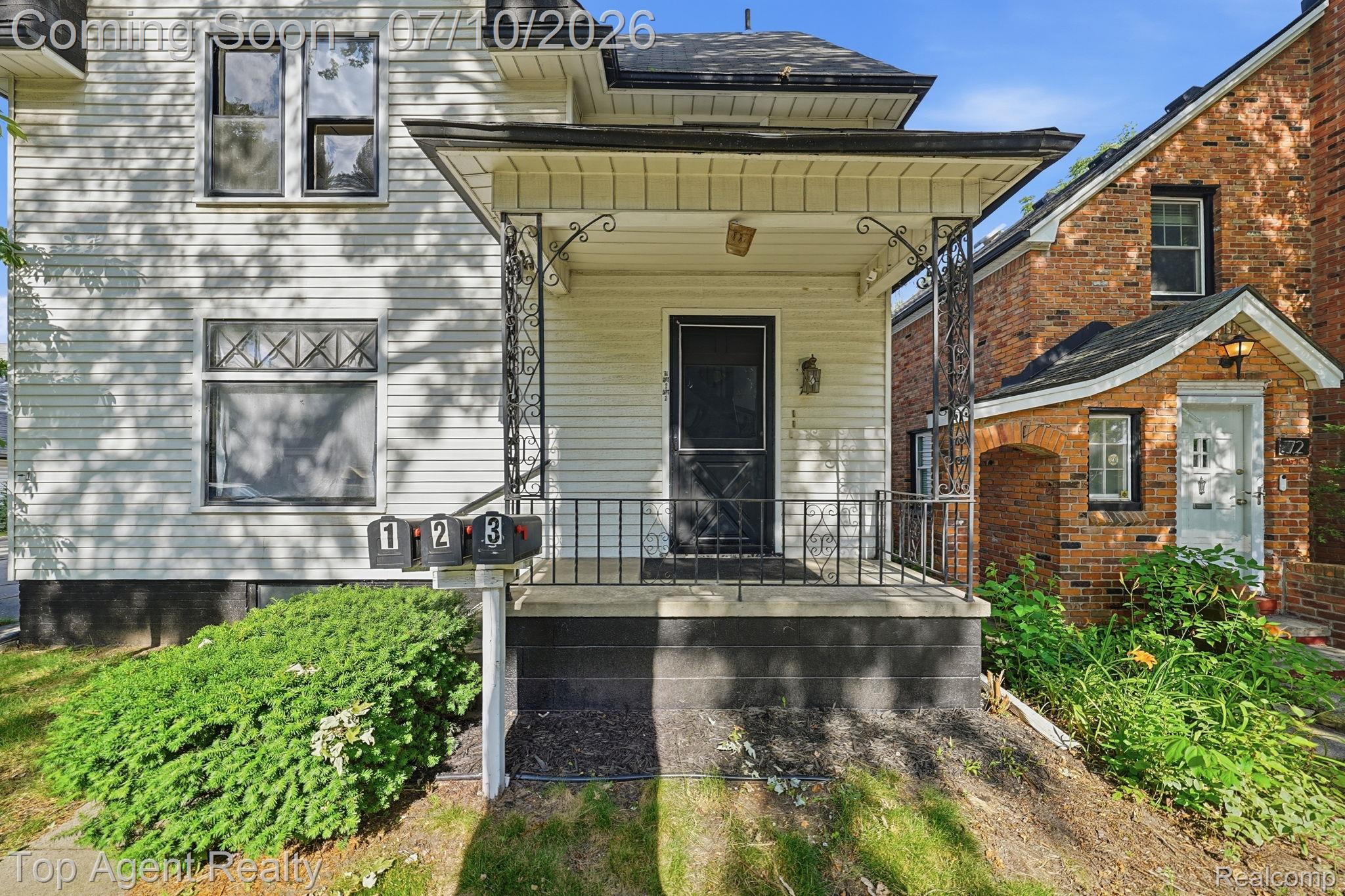 74 Washington Street Property Photo 7