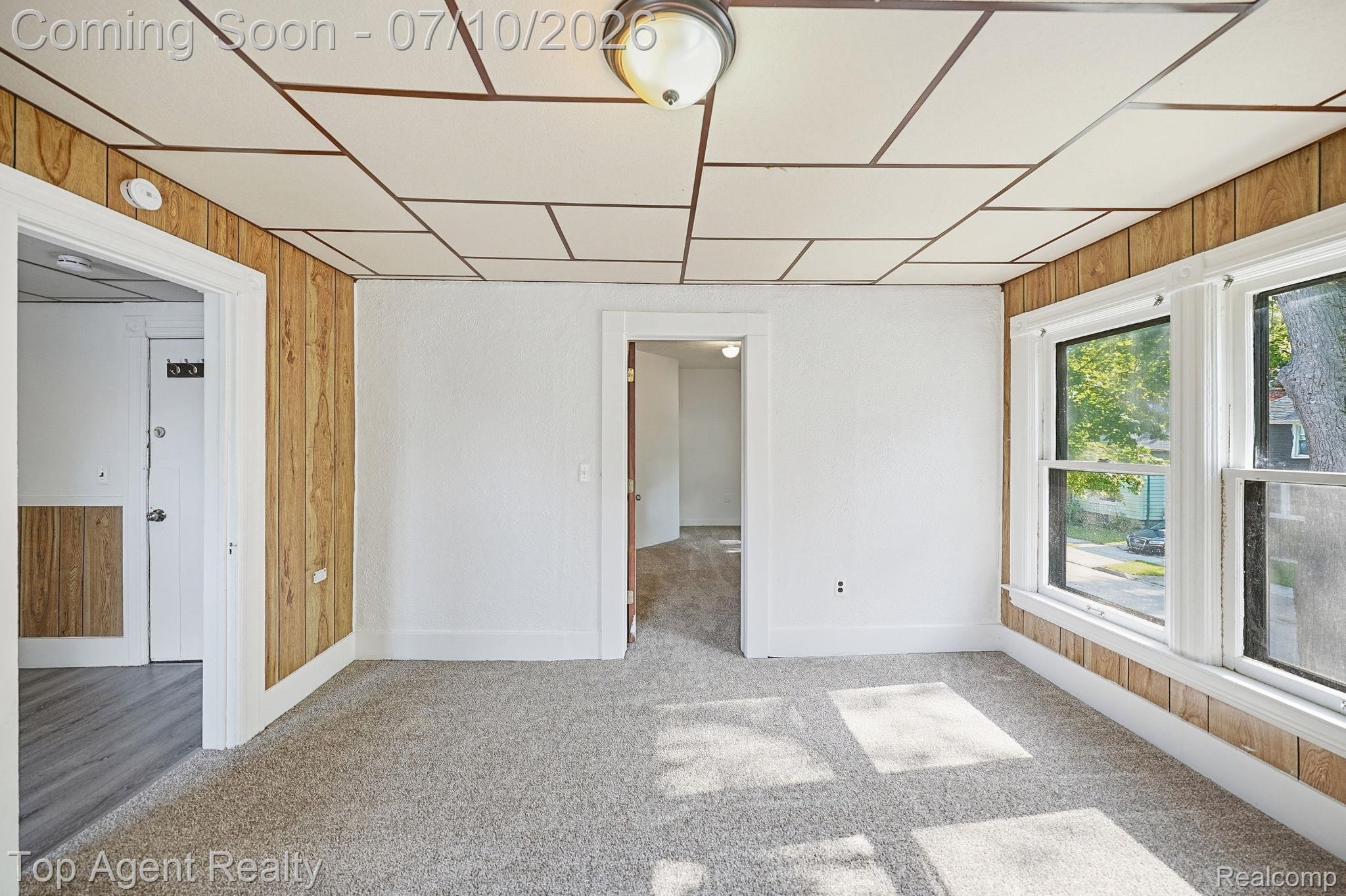 74 Washington Street Property Photo 9