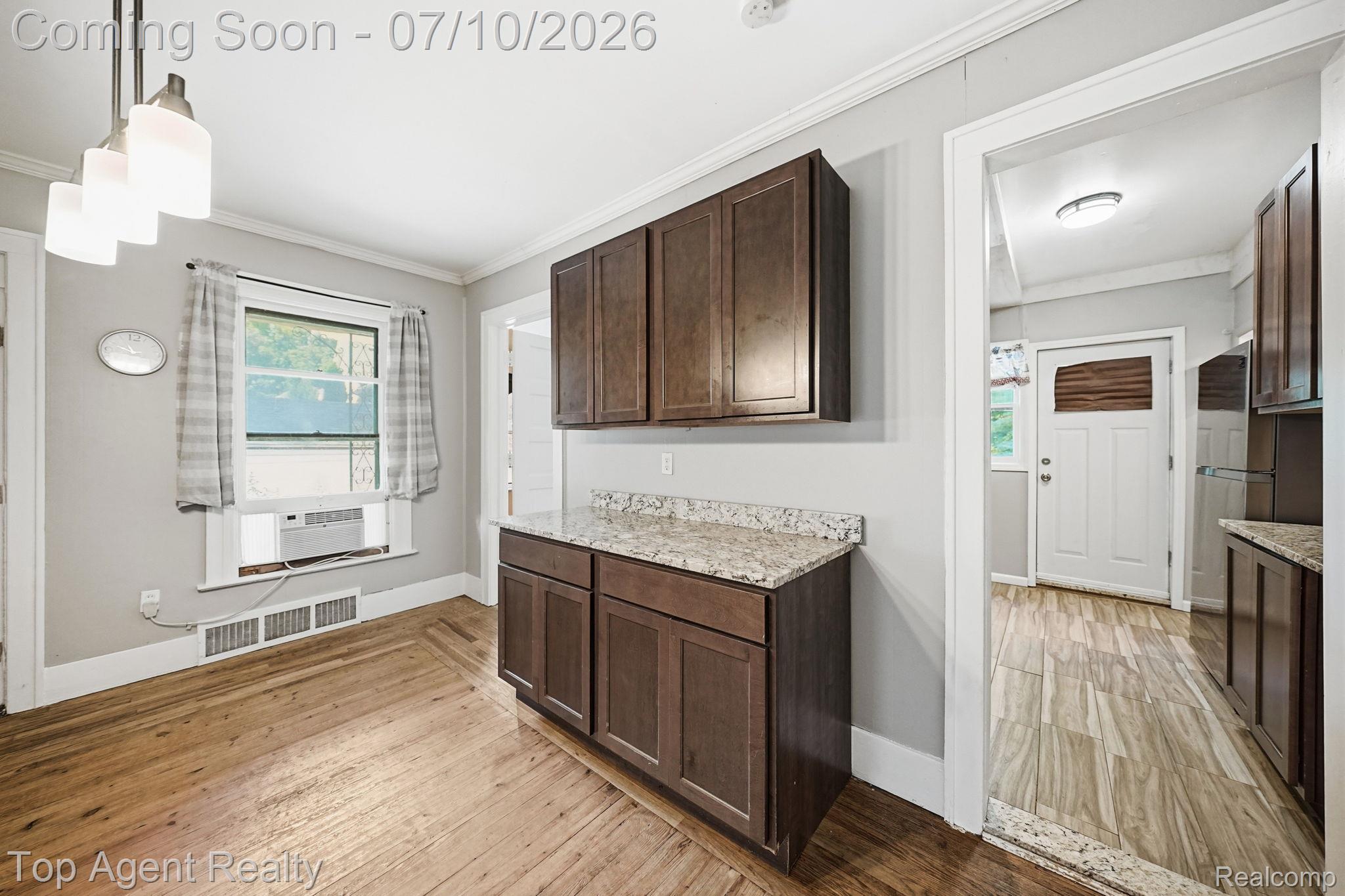 74 Washington Street Property Photo 14