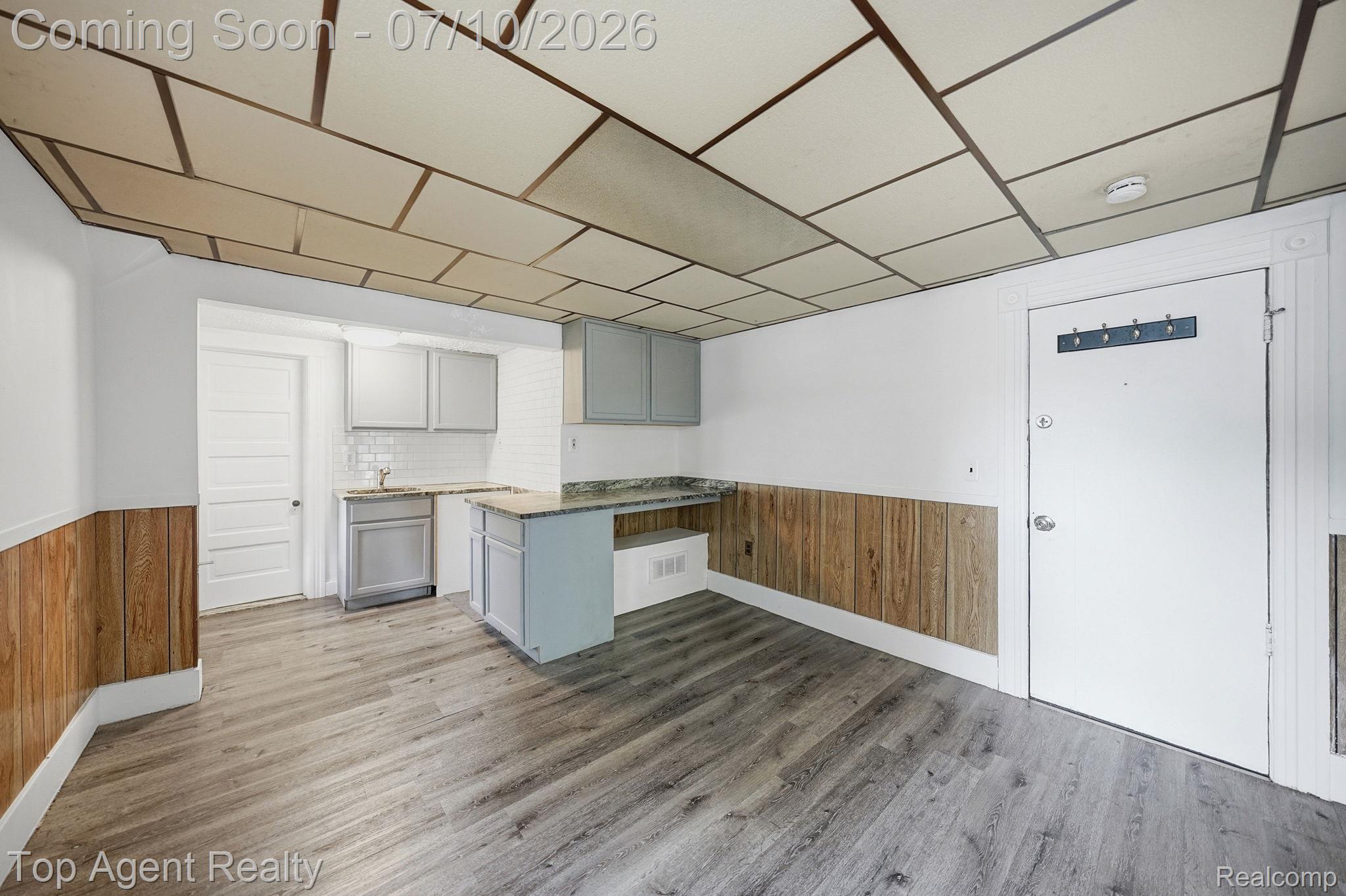 74 Washington Street Property Photo 15