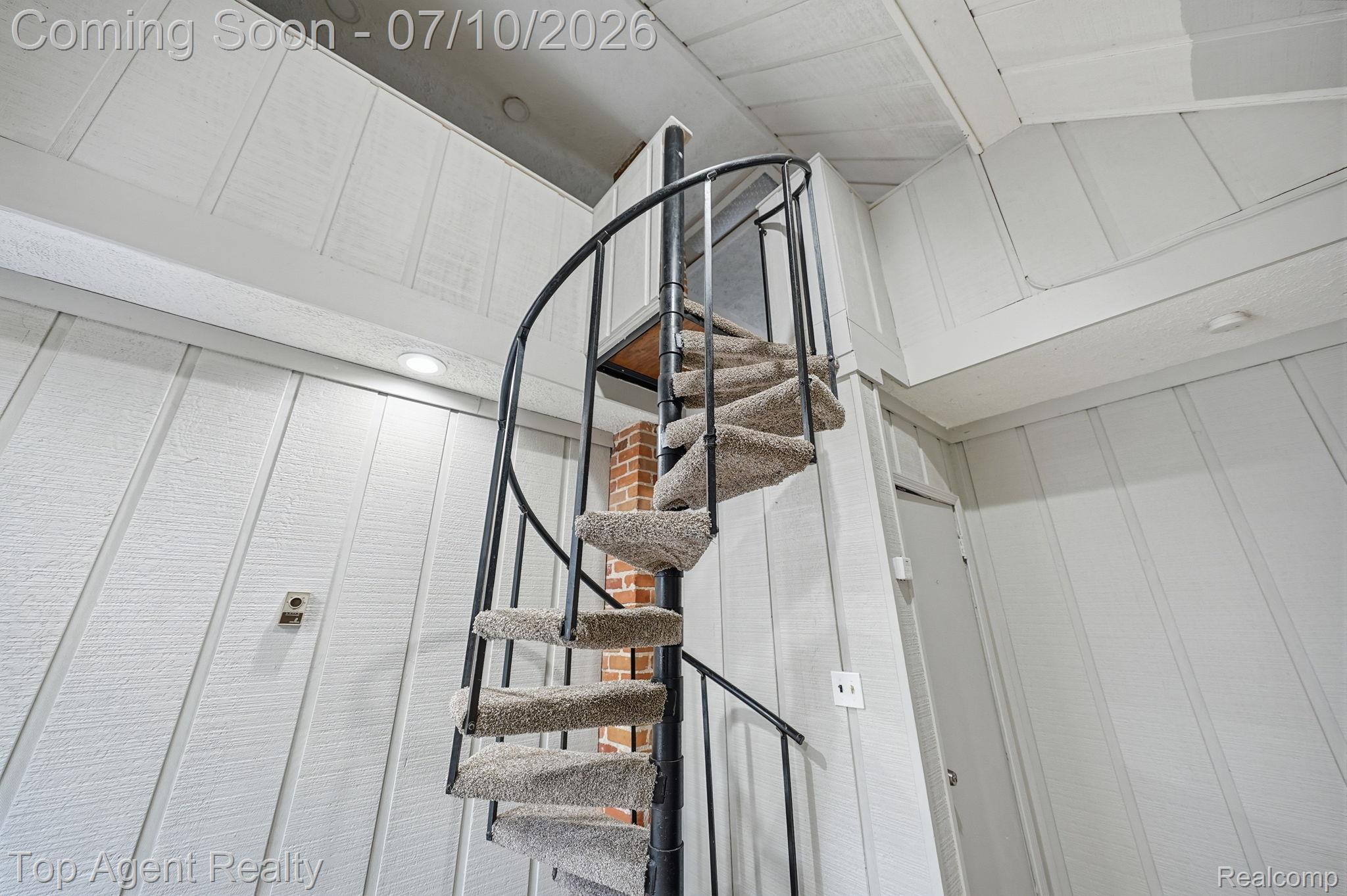 74 Washington Street Property Photo 24
