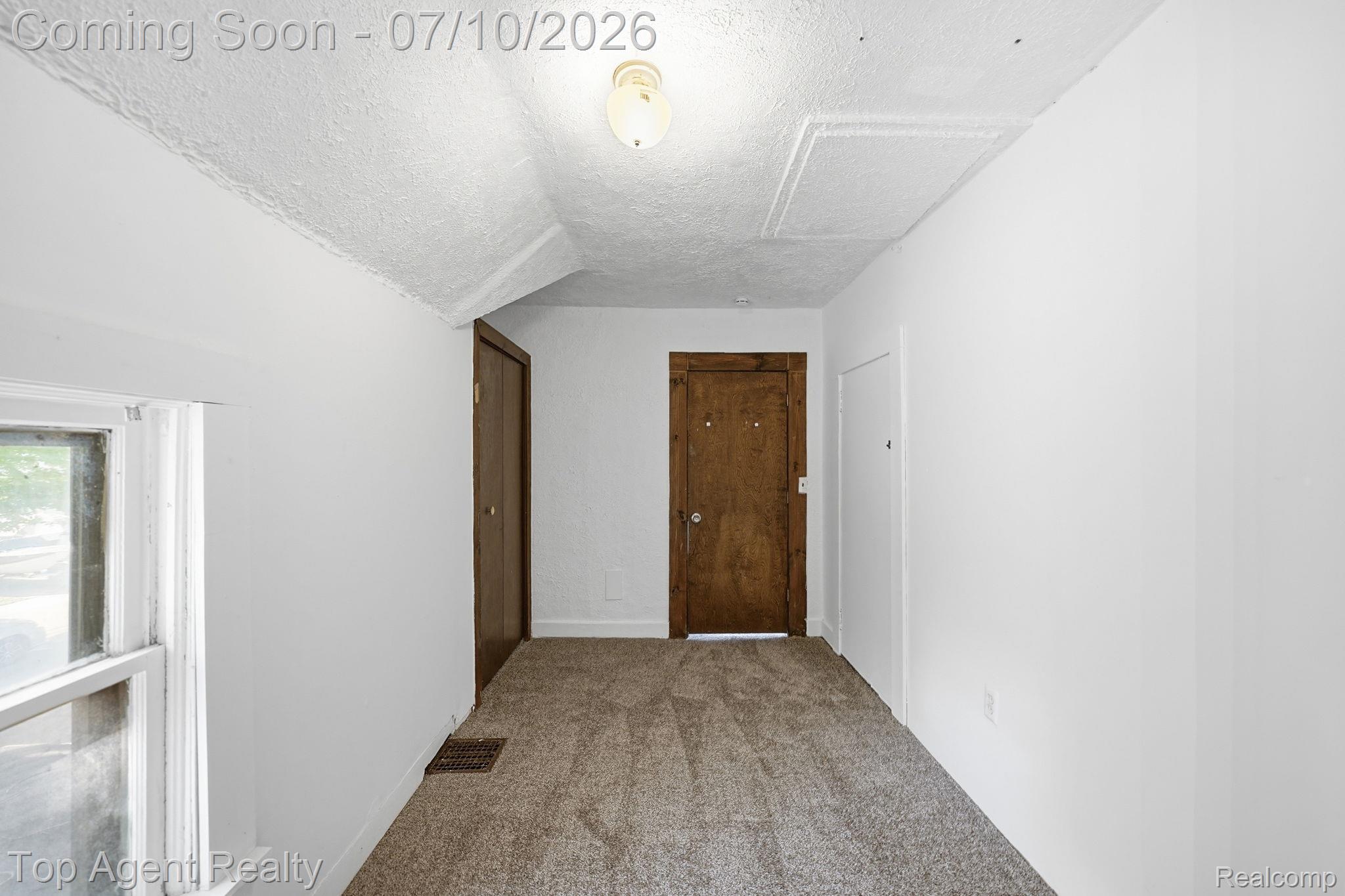74 Washington Street Property Photo 32
