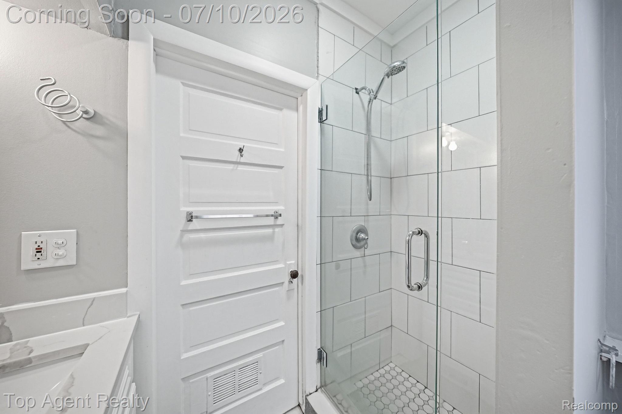 74 Washington Street Property Photo 35