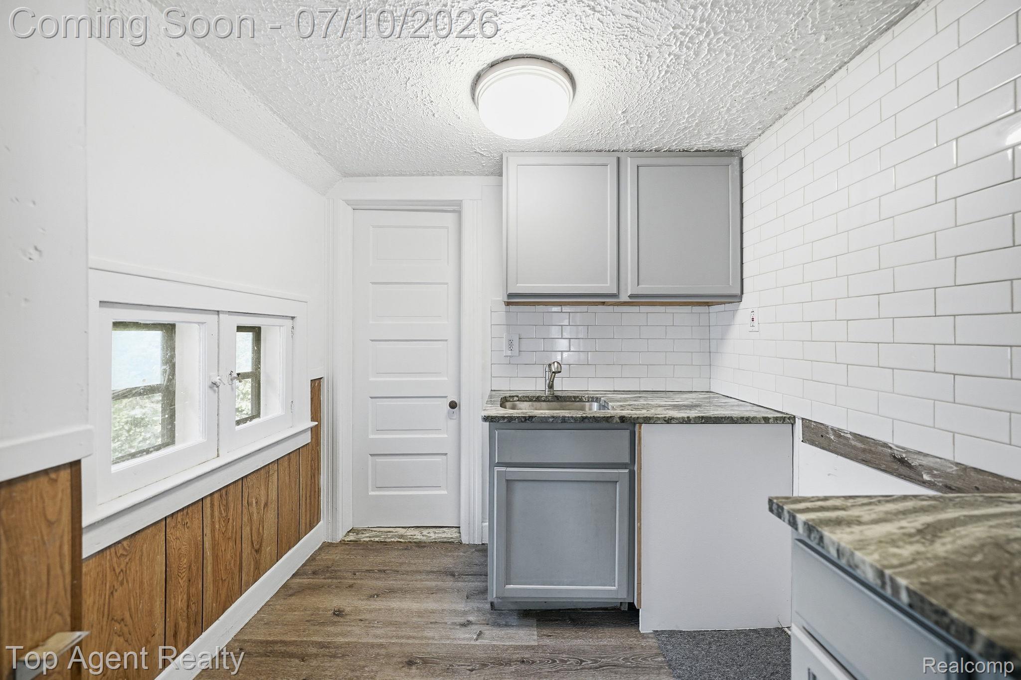 74 Washington Street Property Photo 38