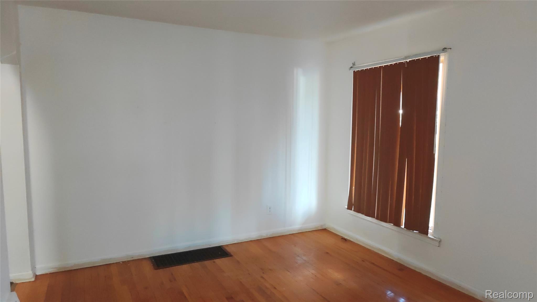 2913 S Ethel Street Property Photo 3