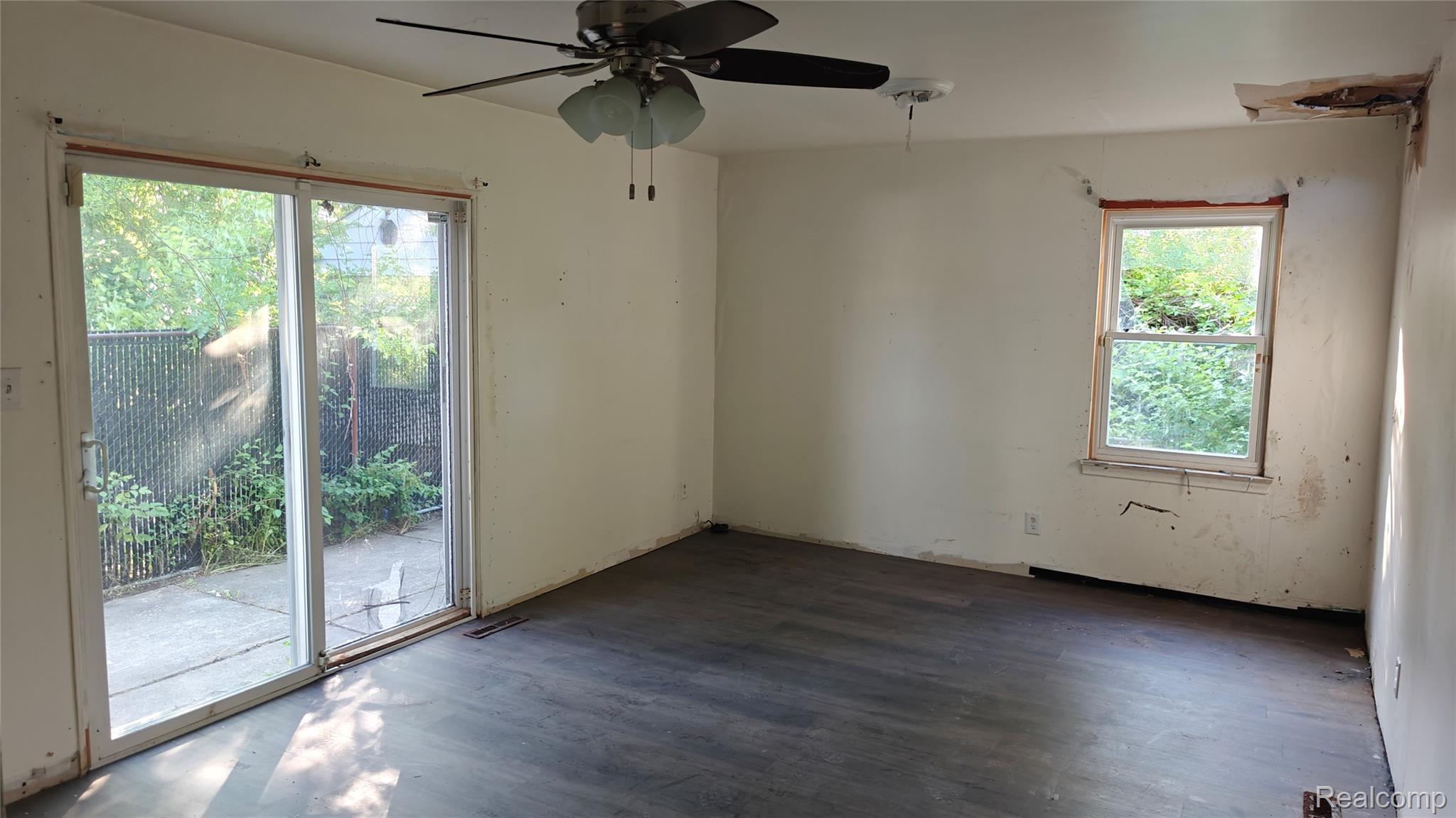2913 S Ethel Street Property Photo 5