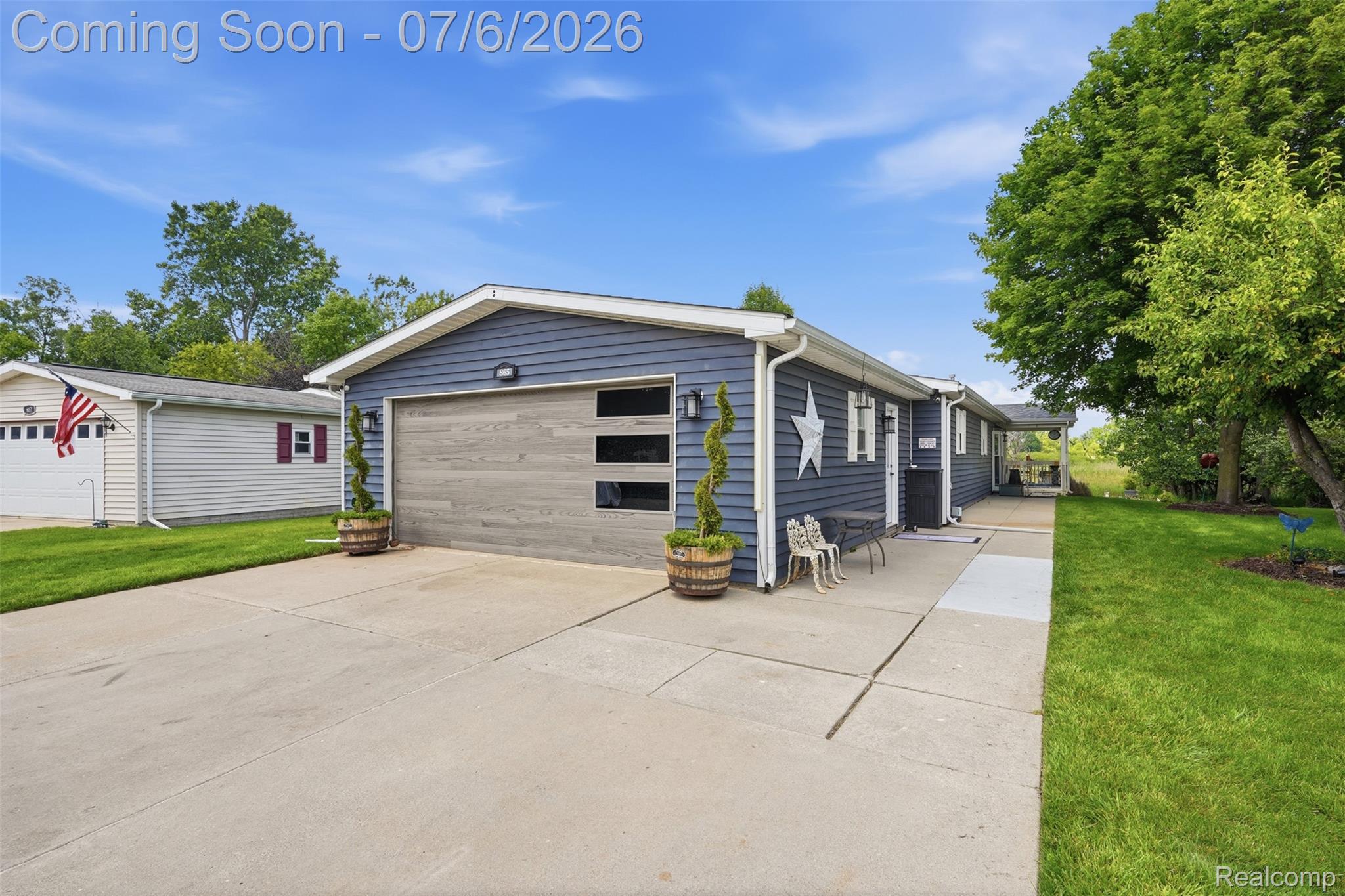 865 Beach Buggy Lane Property Photo 1