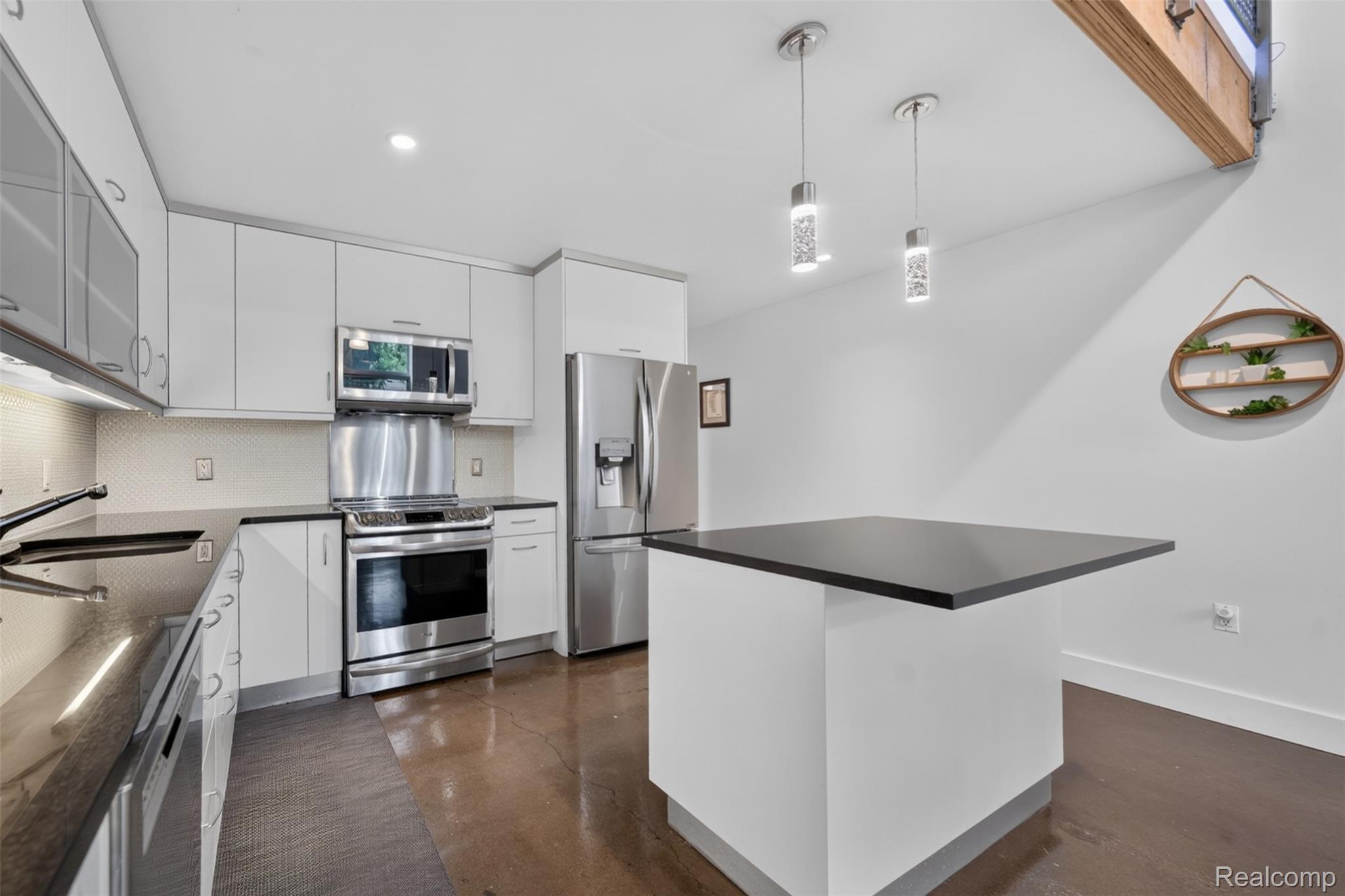 432 E Parent Avenue Property Photo 8