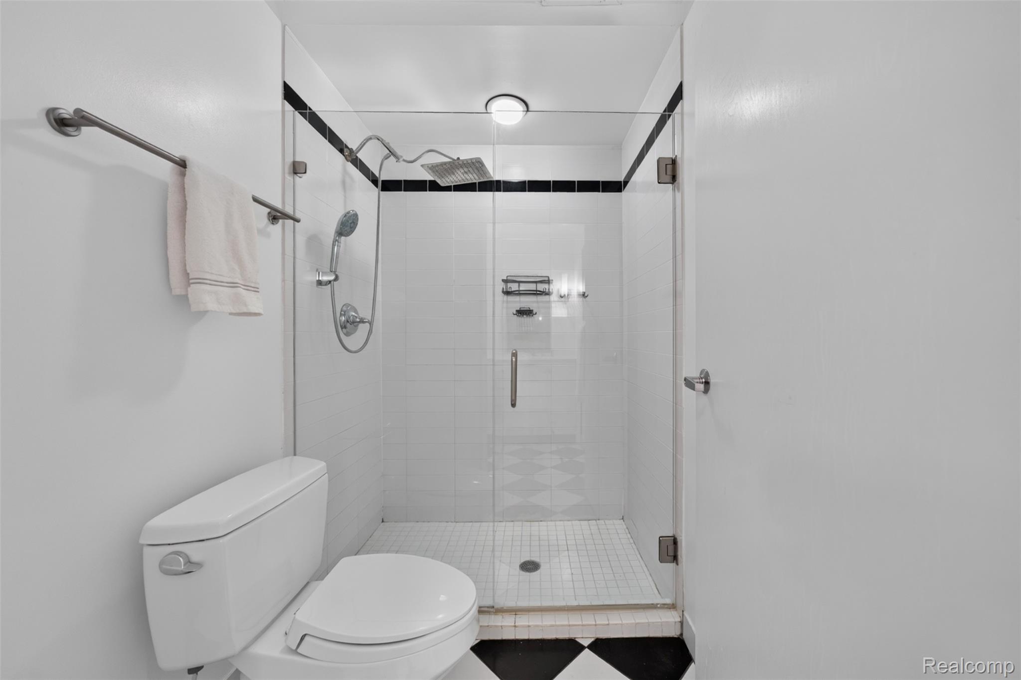 432 E Parent Avenue Property Photo 22