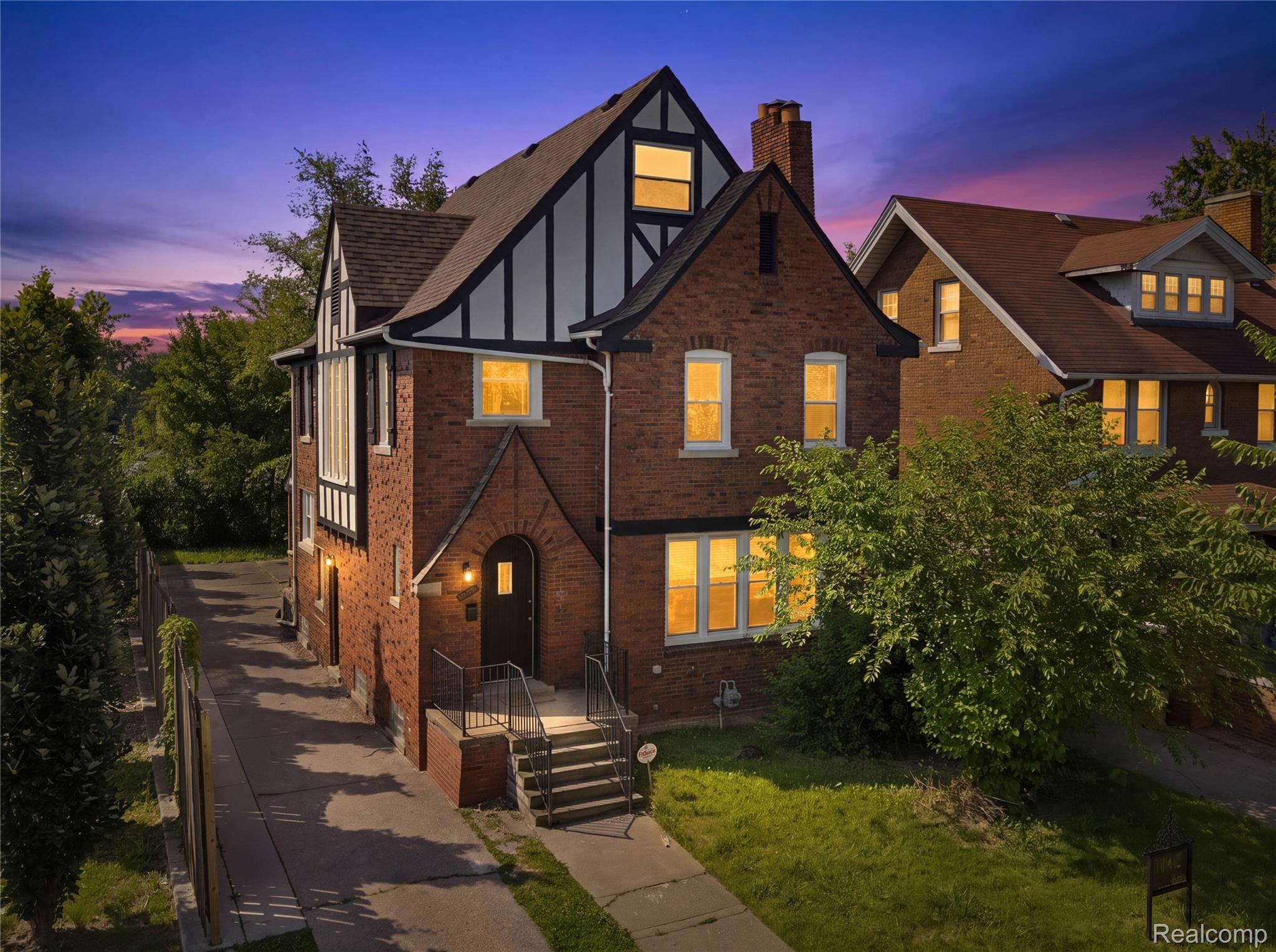 1945 Atkinson Street Property Photo 2