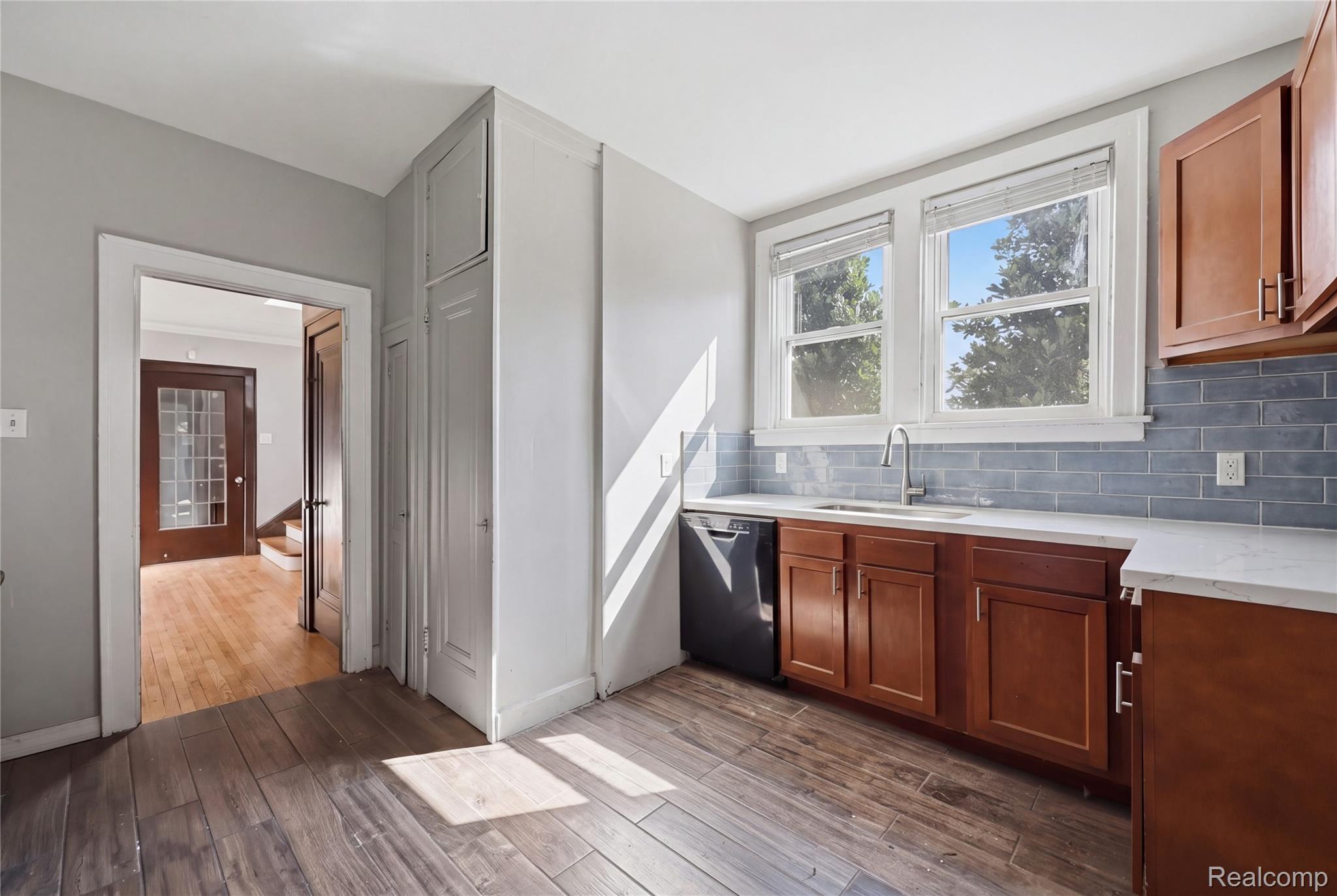 1945 Atkinson Street Property Photo 24