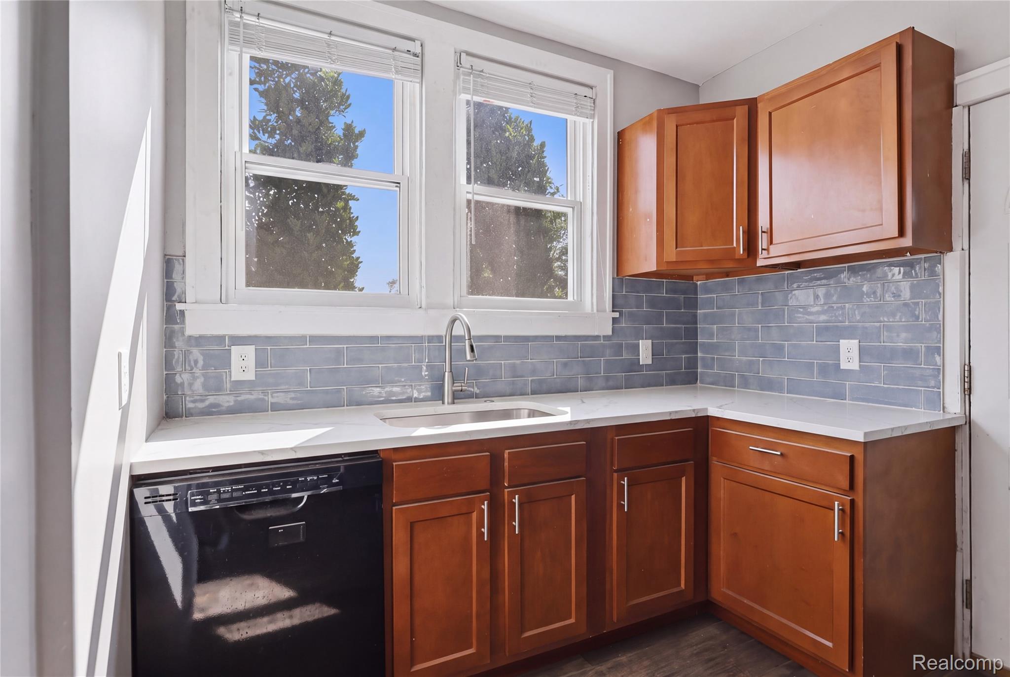 1945 Atkinson Street Property Photo 25