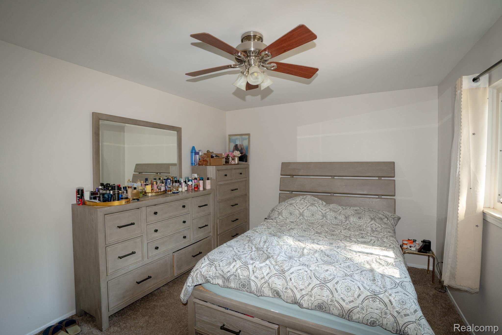 1635 Castleton Drive Property Photo 9