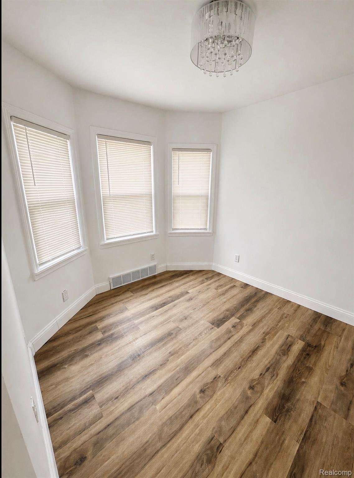12740 August Street Property Photo 5