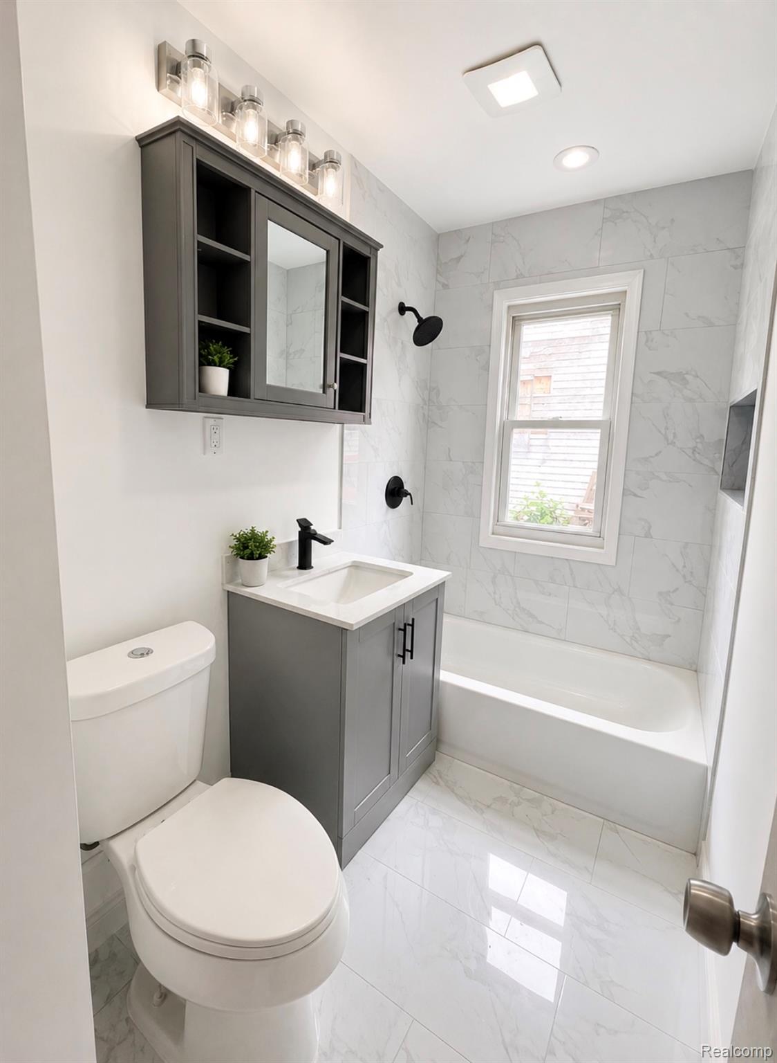 12740 August Street Property Photo 6