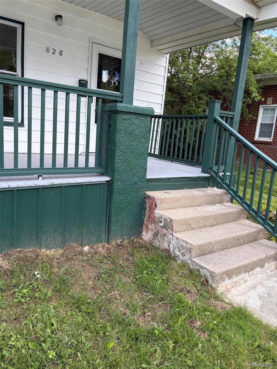 826 E Mount Morris Street Property Photo 4