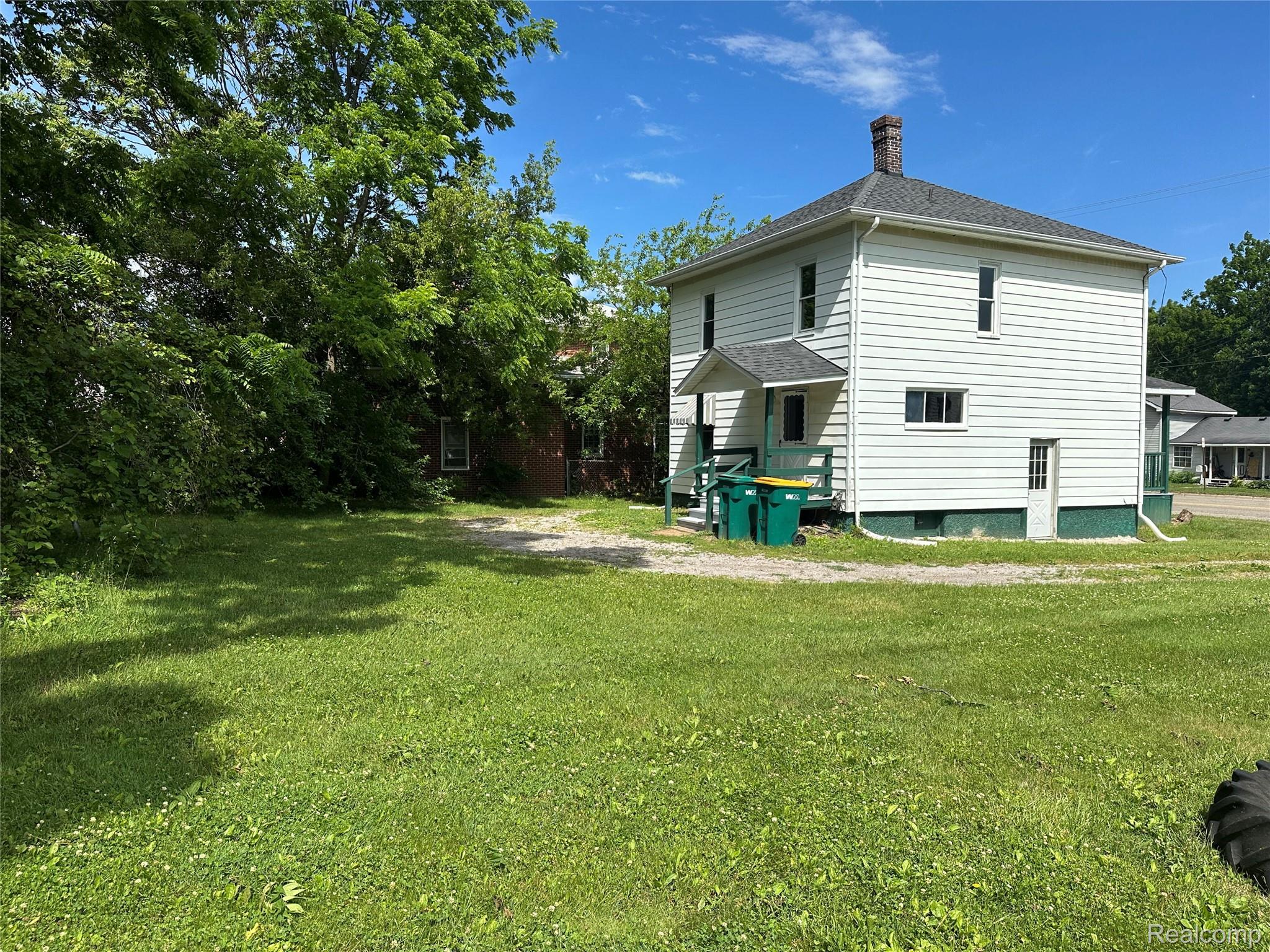 826 E Mount Morris Street Property Photo 6