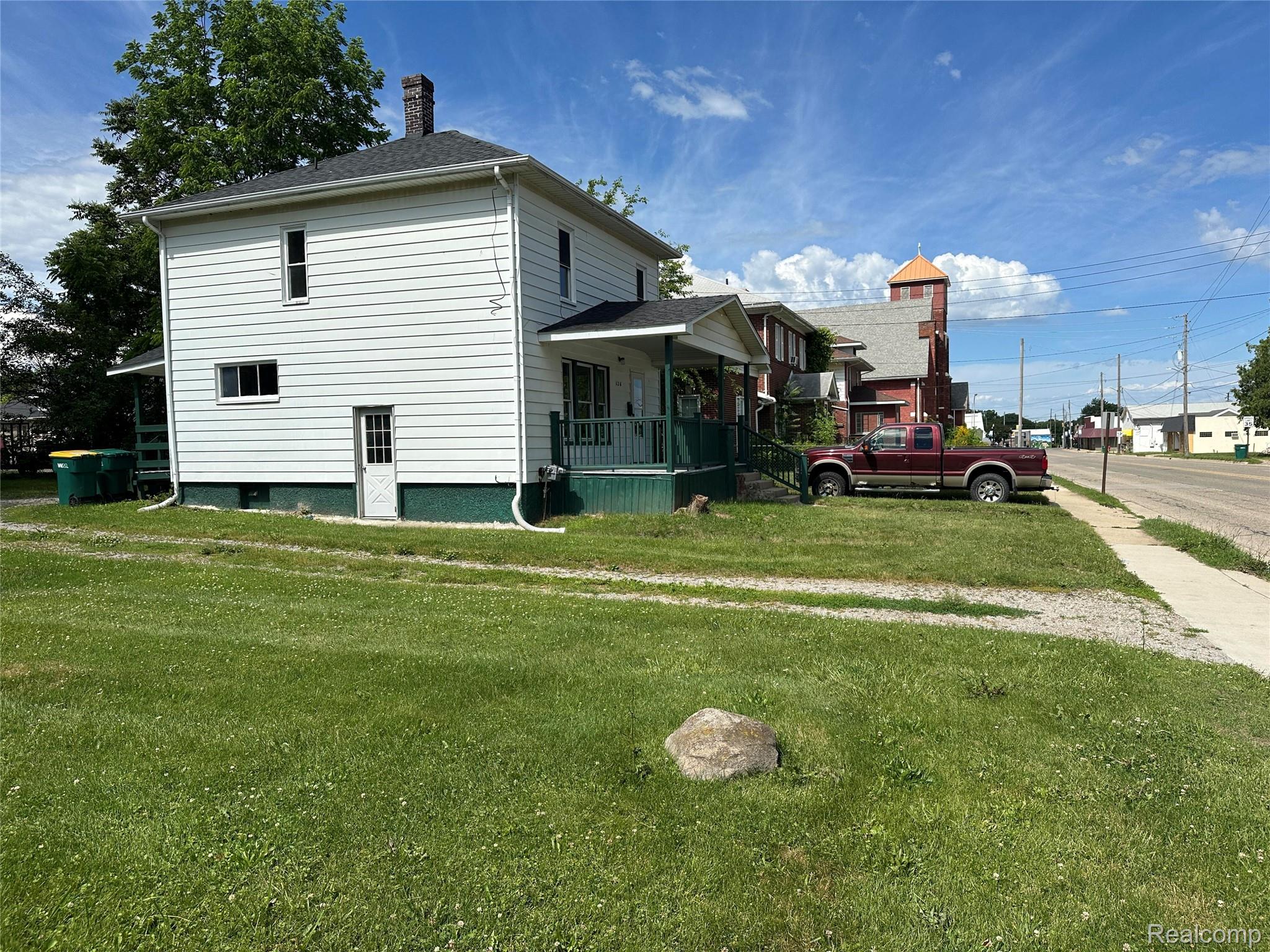 826 E Mount Morris Street Property Photo 8