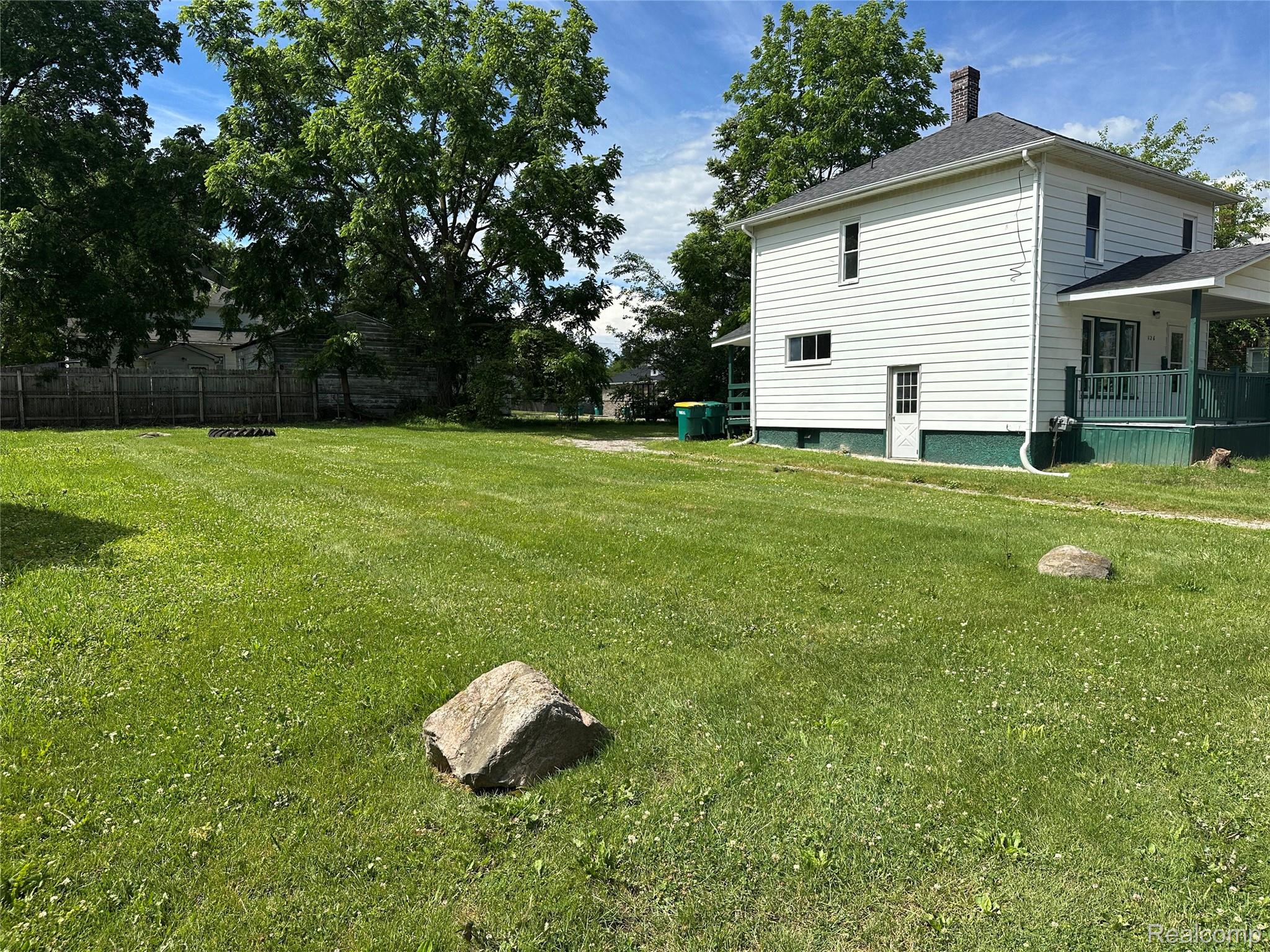 826 E Mount Morris Street Property Photo 9