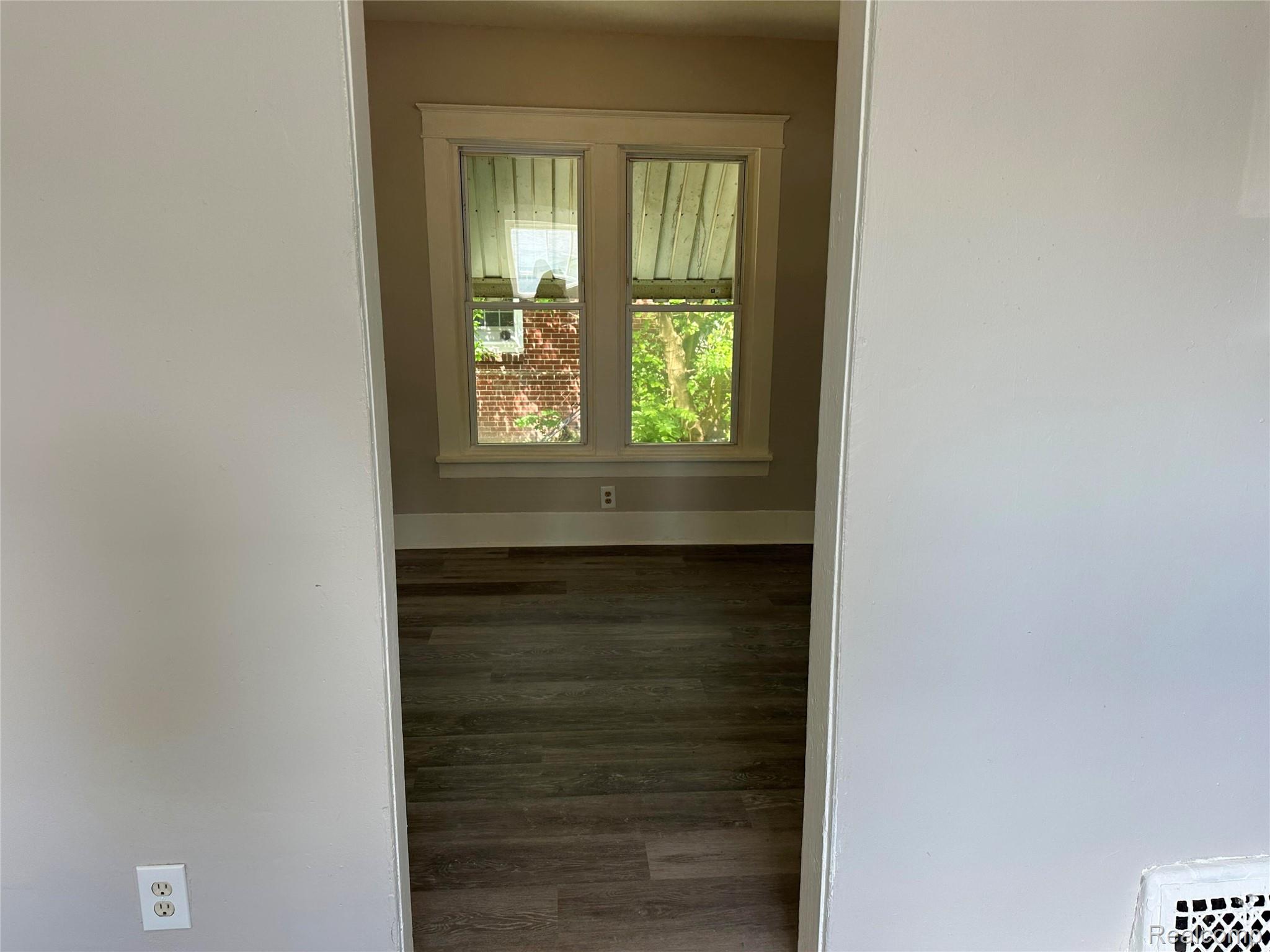 826 E Mount Morris Street Property Photo 47
