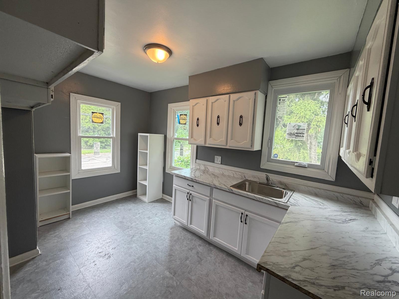 12626 Payton Street Property Photo 4