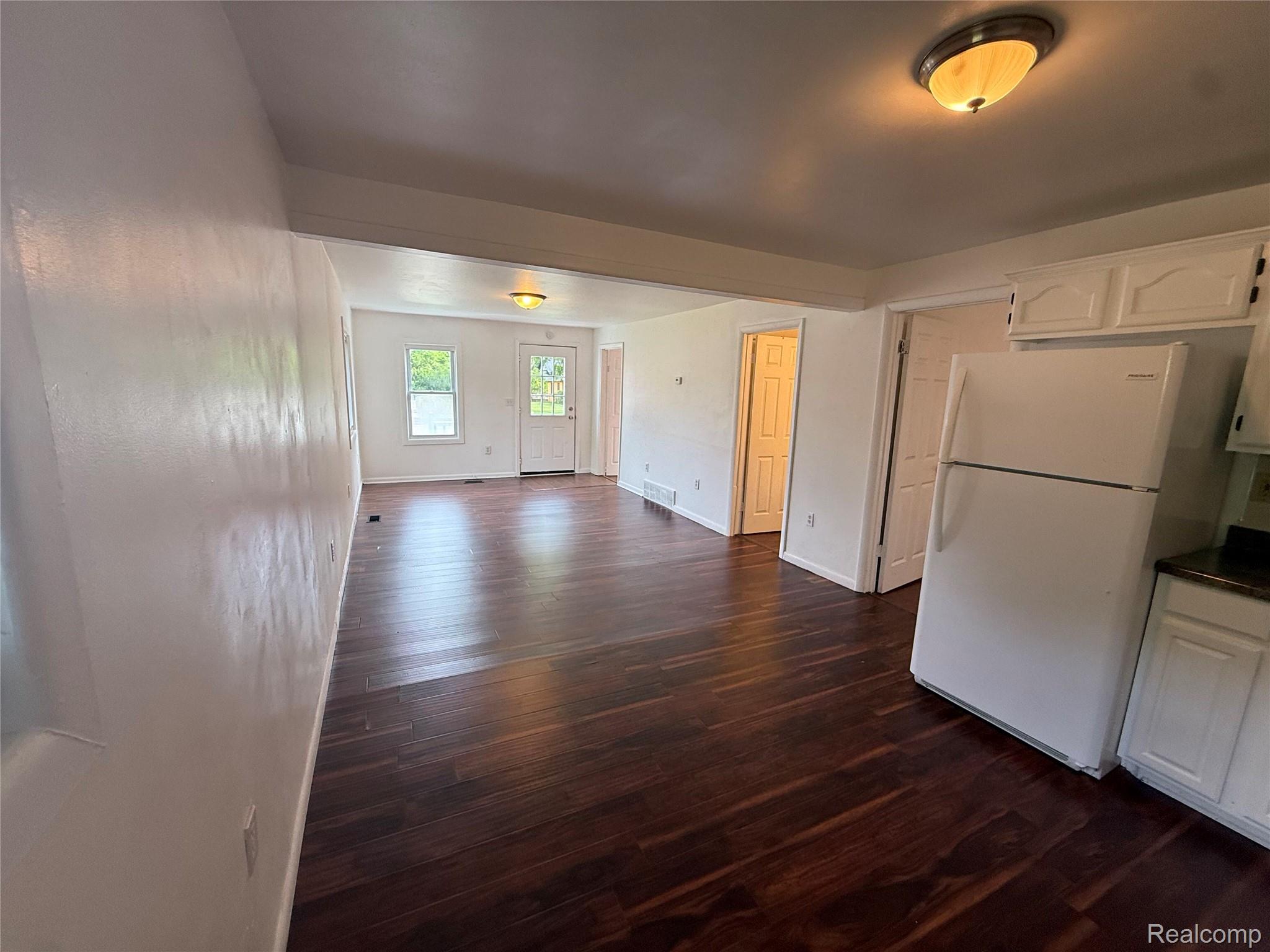 2194 E Bristol Road Property Photo 4