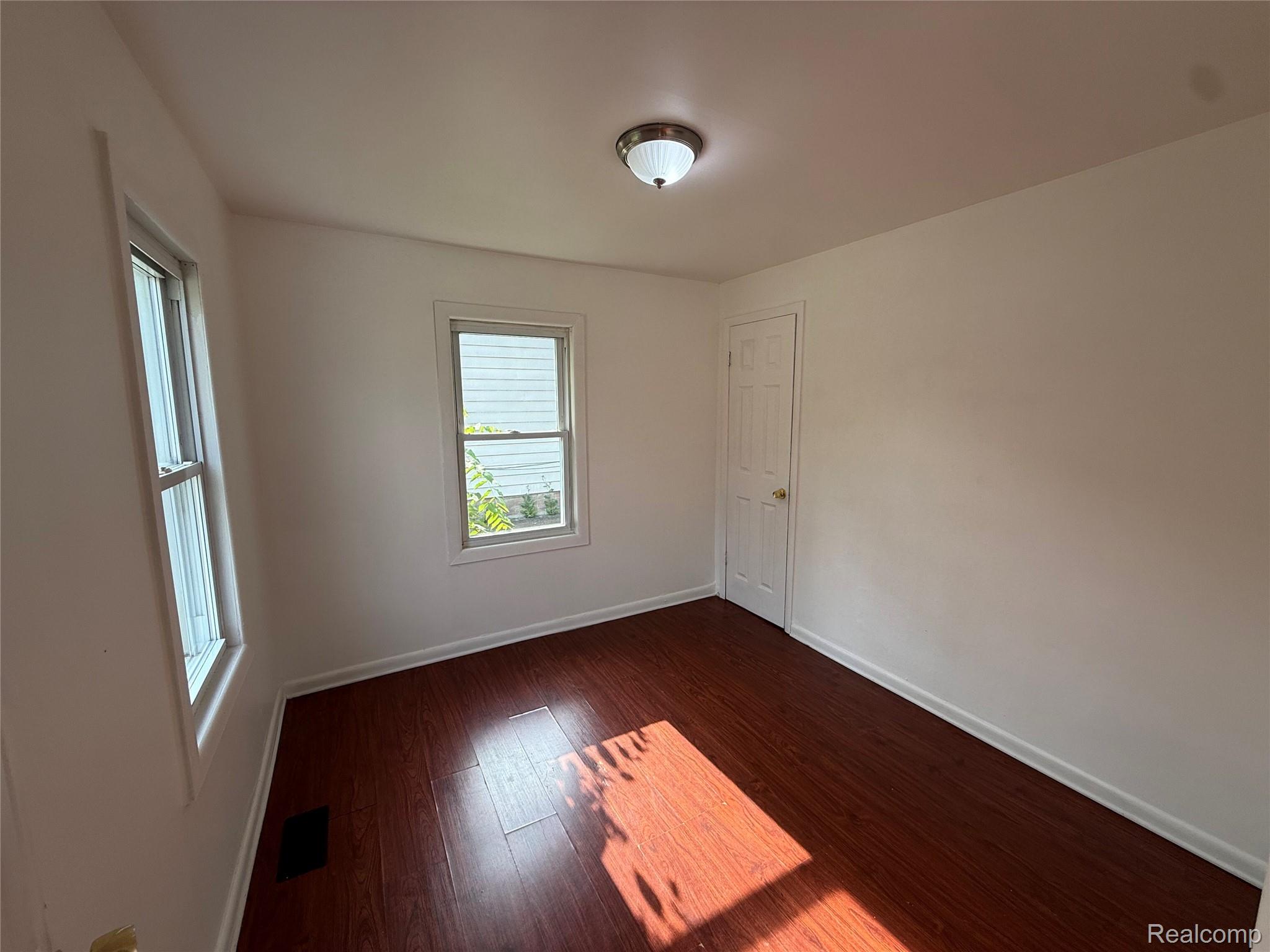 2194 E Bristol Road Property Photo 8