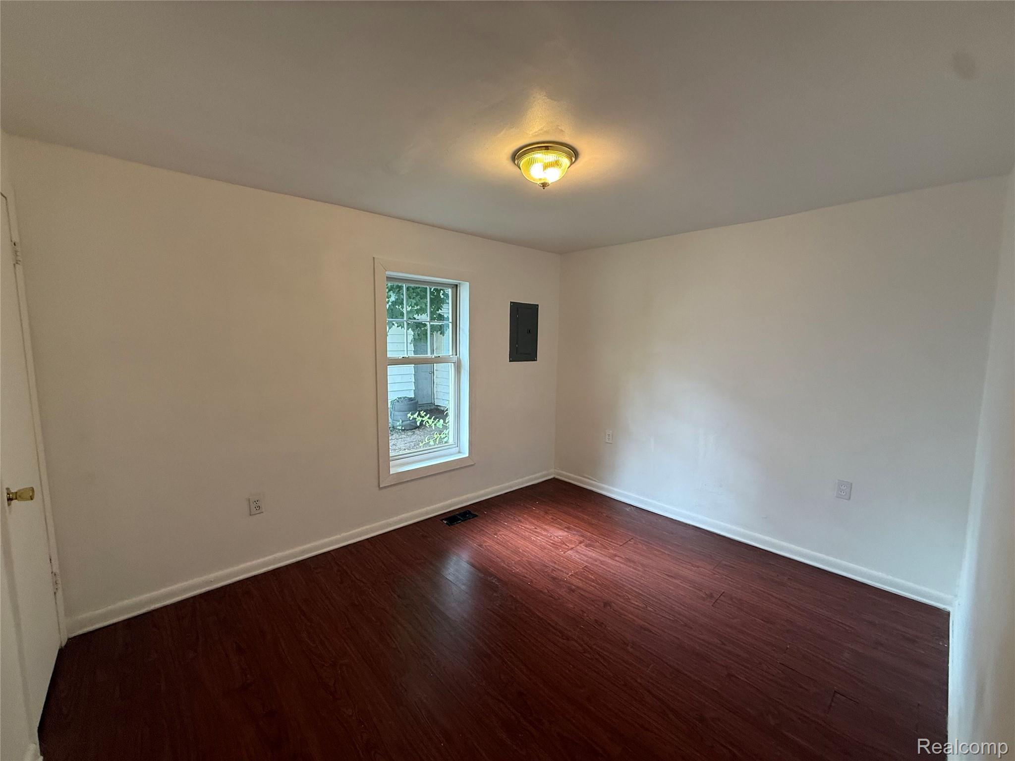 2194 E Bristol Road Property Photo 10
