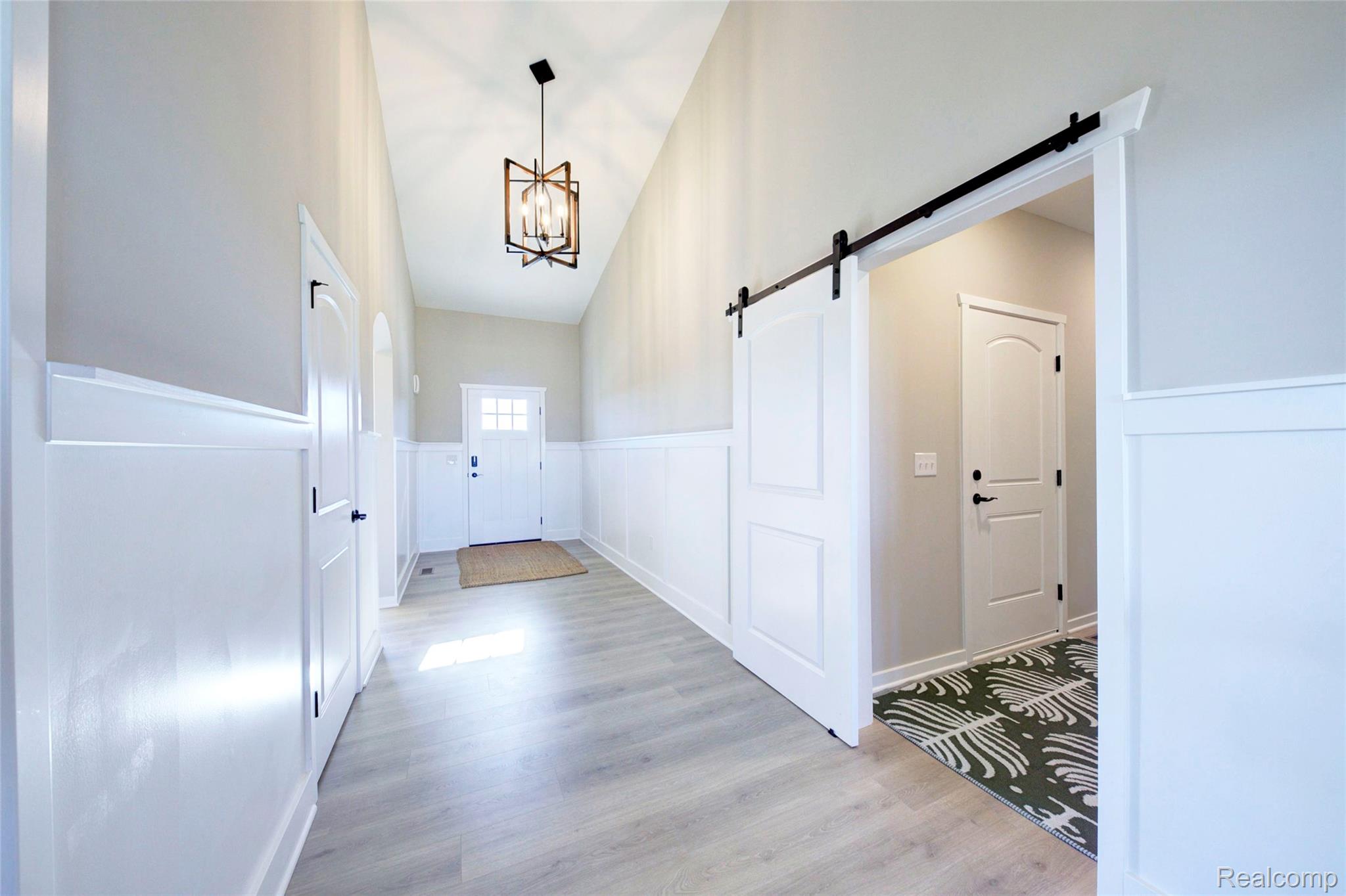 688 Round Rock Drive Property Photo 3