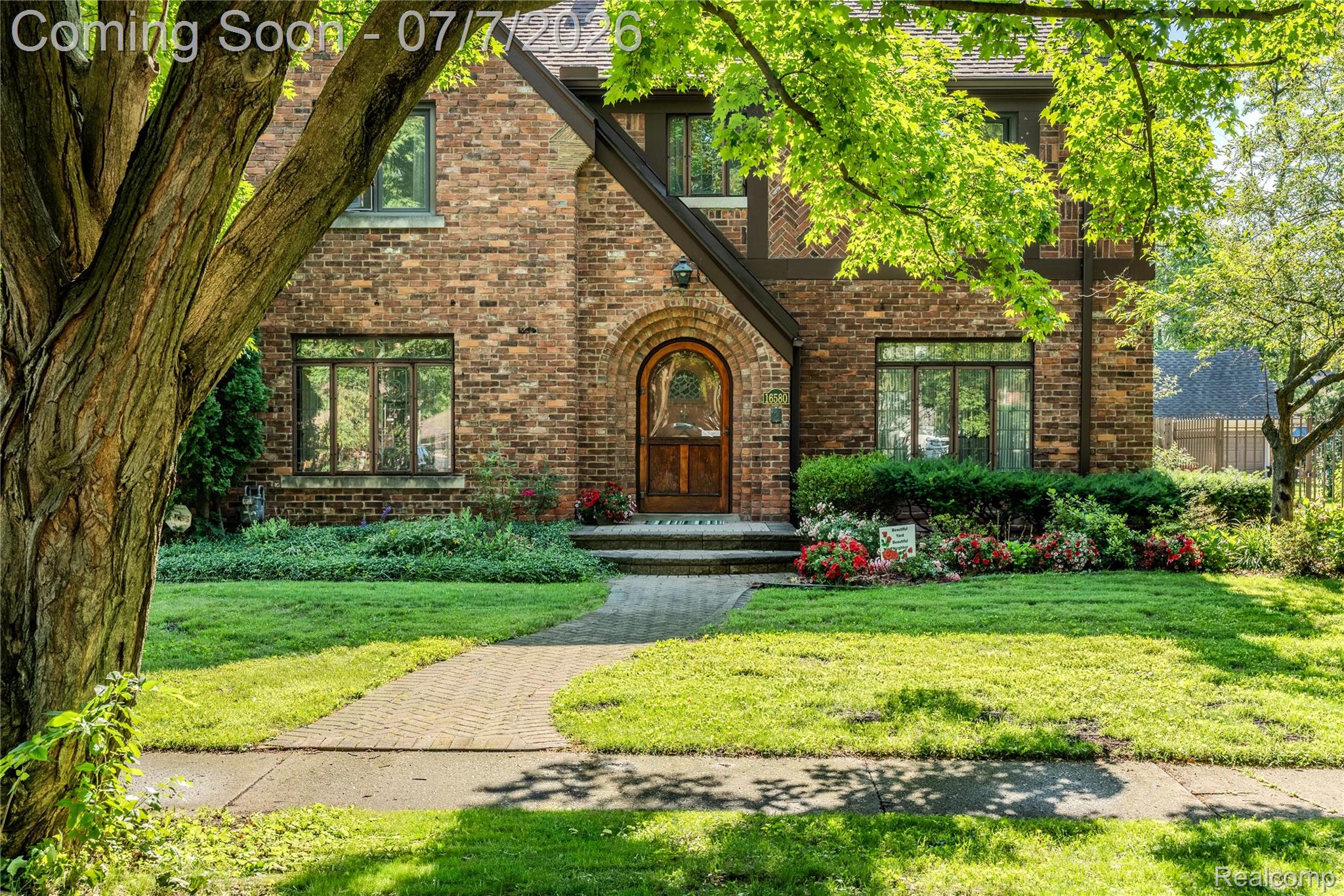 16580 Westmoreland Road Property Photo 1