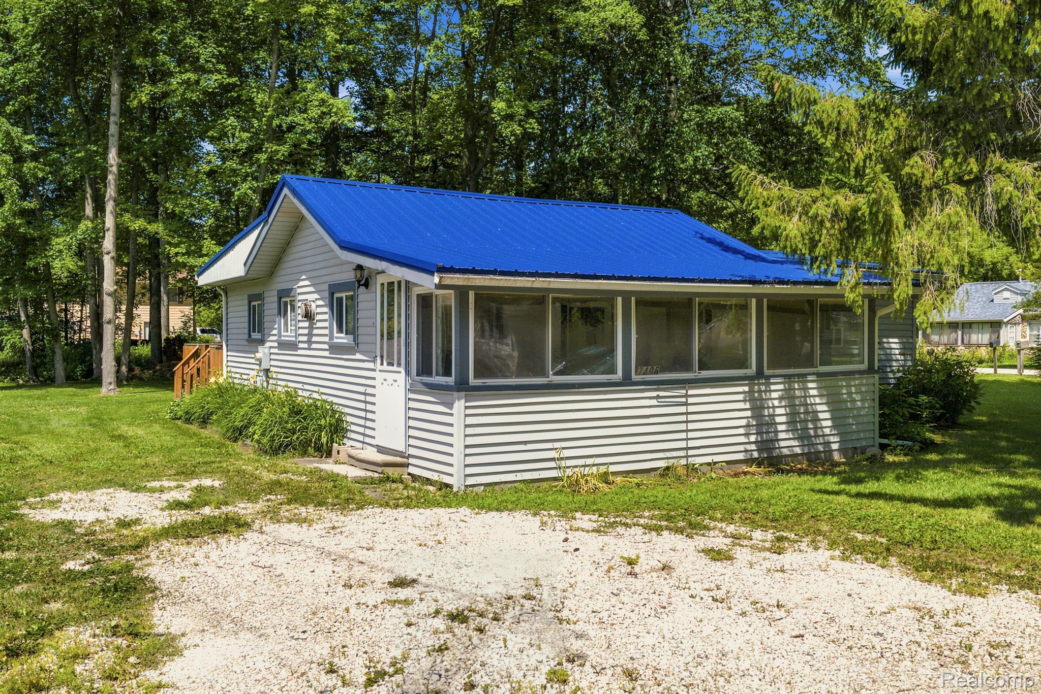 7496 Forest Drive Property Photo 1