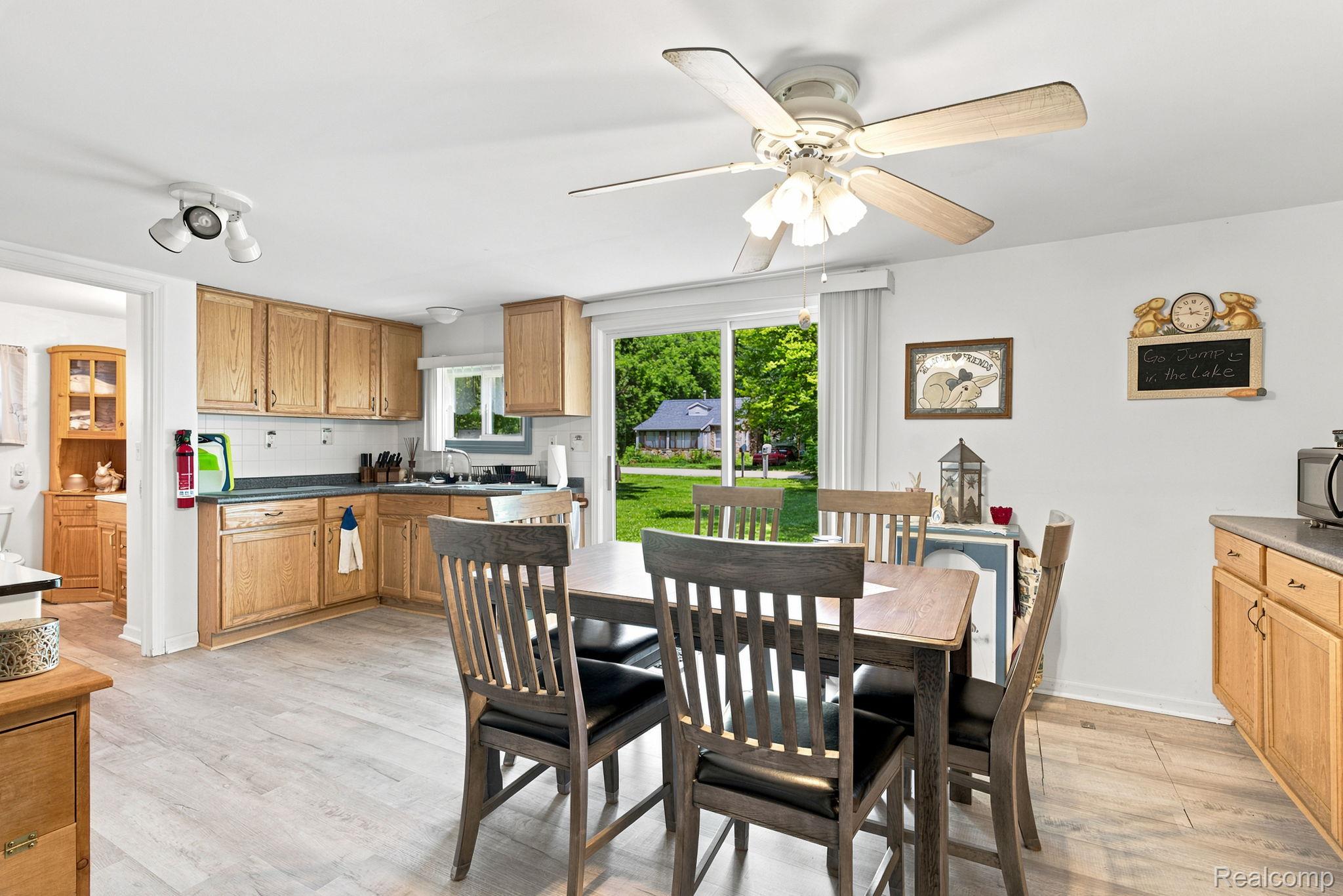 7496 Forest Drive Property Photo 12