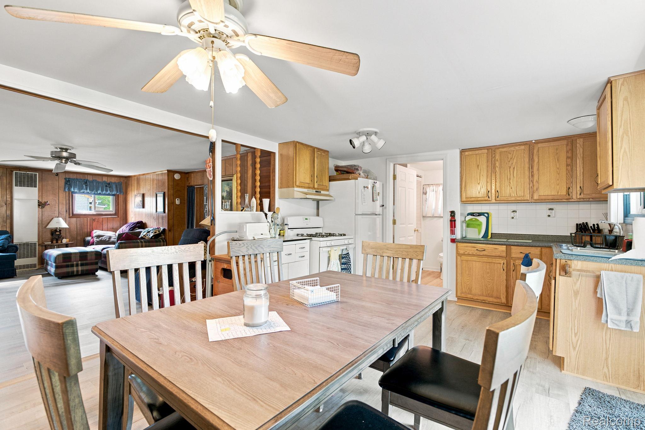 7496 Forest Drive Property Photo 13