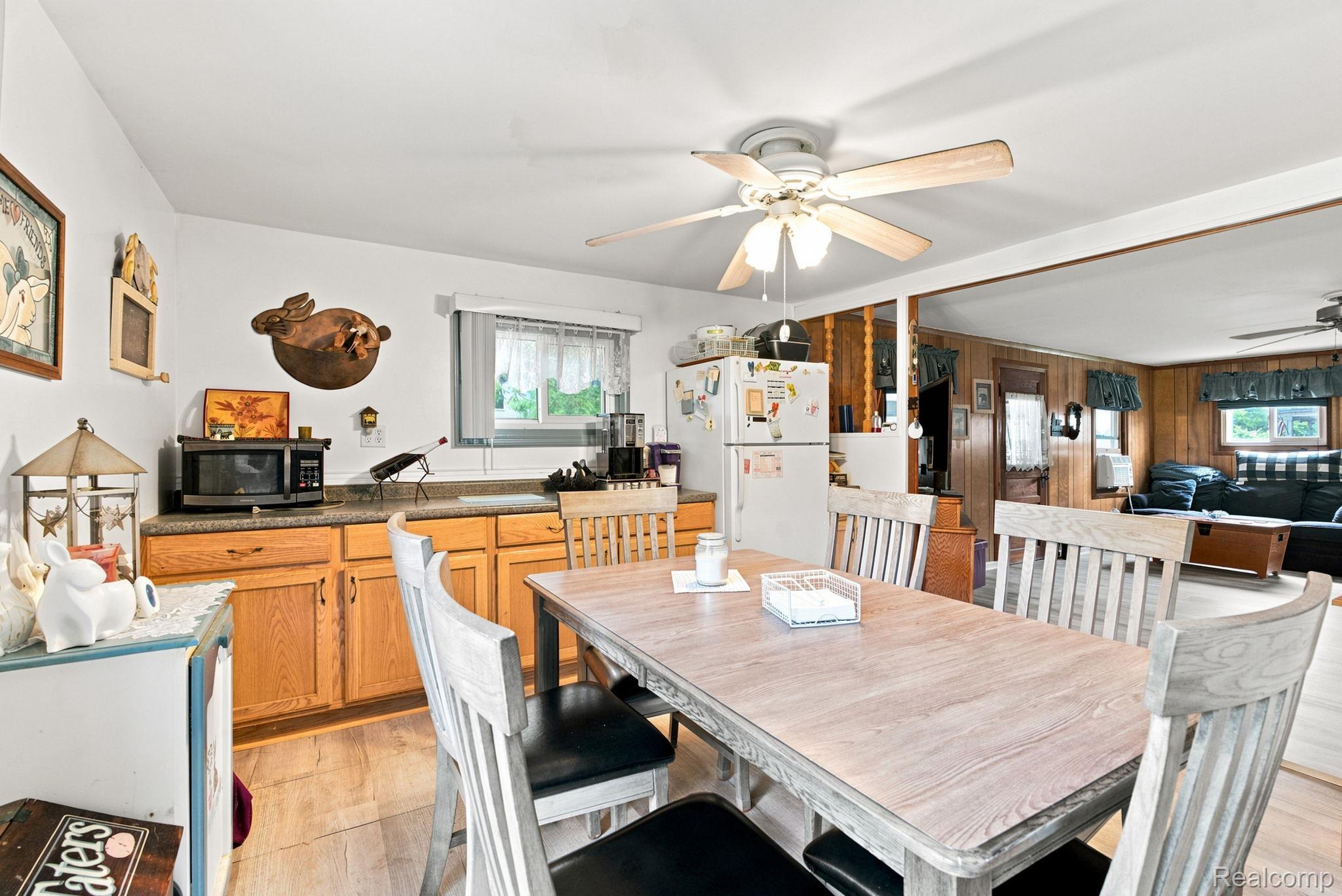 7496 Forest Drive Property Photo 14