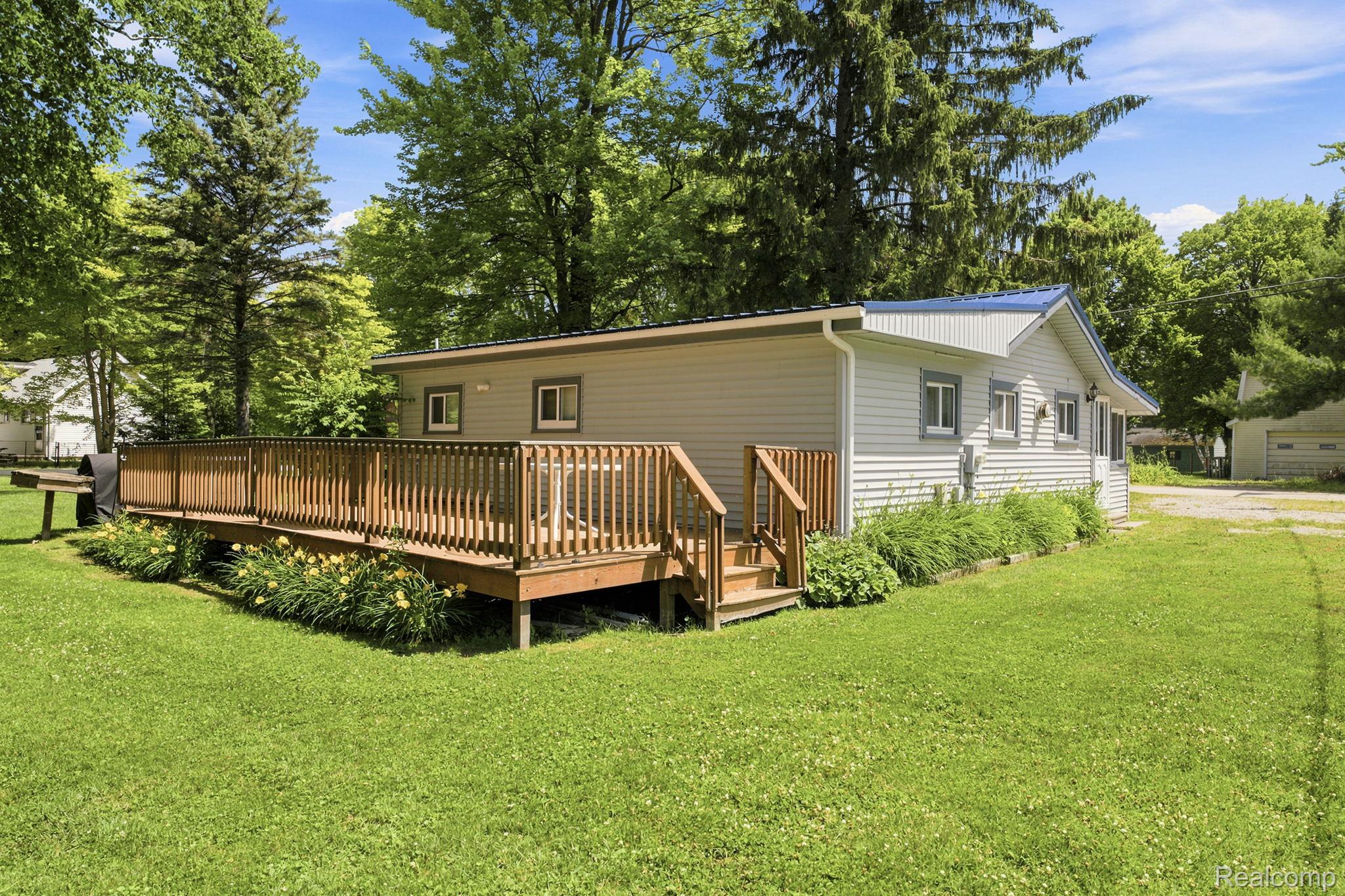 7496 Forest Drive Property Photo 25