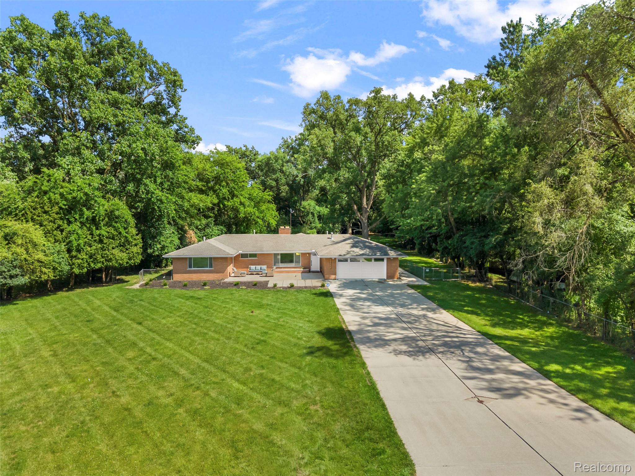 25555 Forestview Drive Property Photo 1