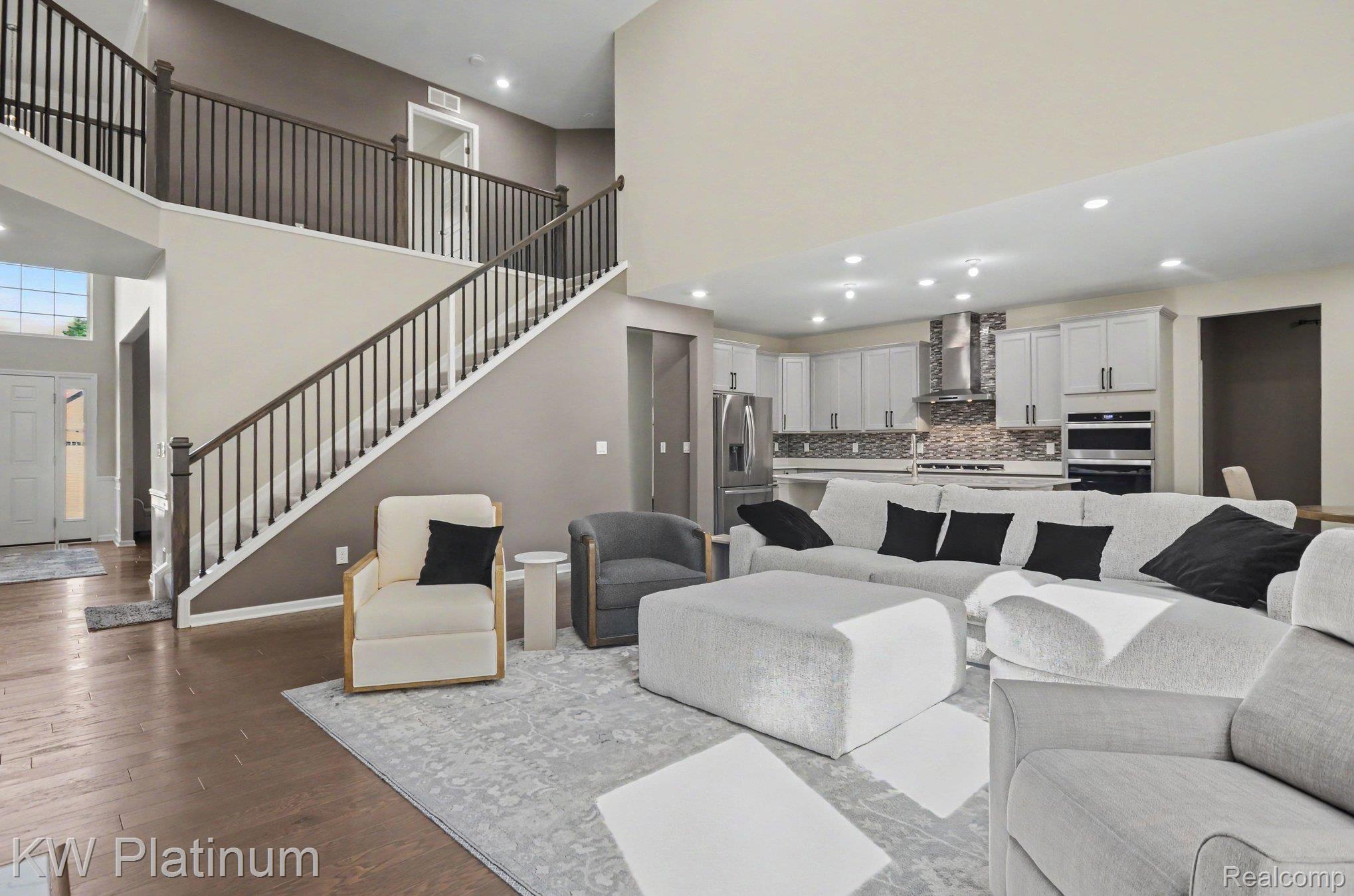 55740 Beacon Shore Drive Property Photo 5