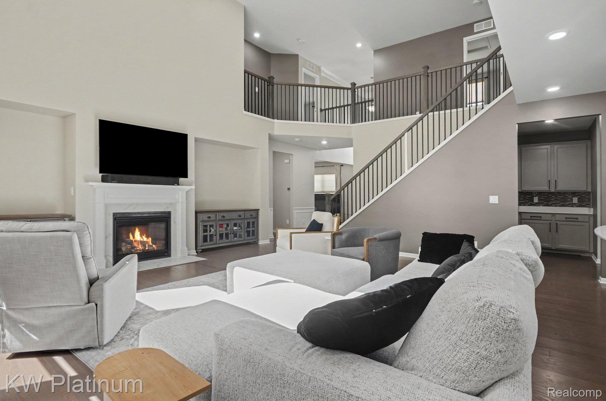 55740 Beacon Shore Drive Property Photo 7