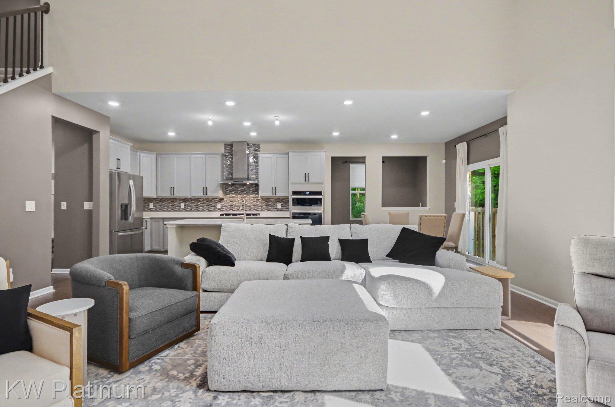 55740 Beacon Shore Drive Property Photo 8