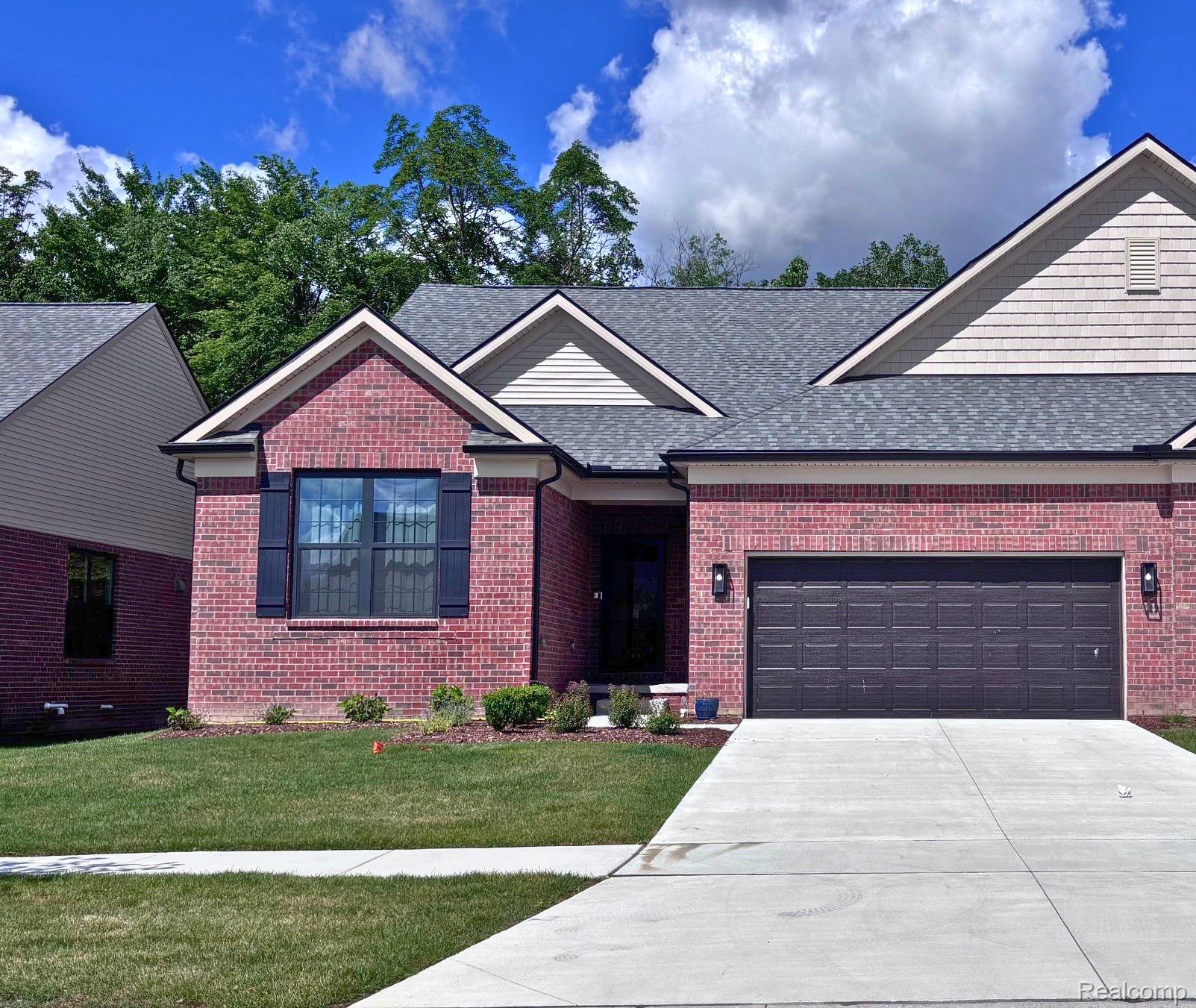 55789 Oak Pointe Drive Property Photo 1