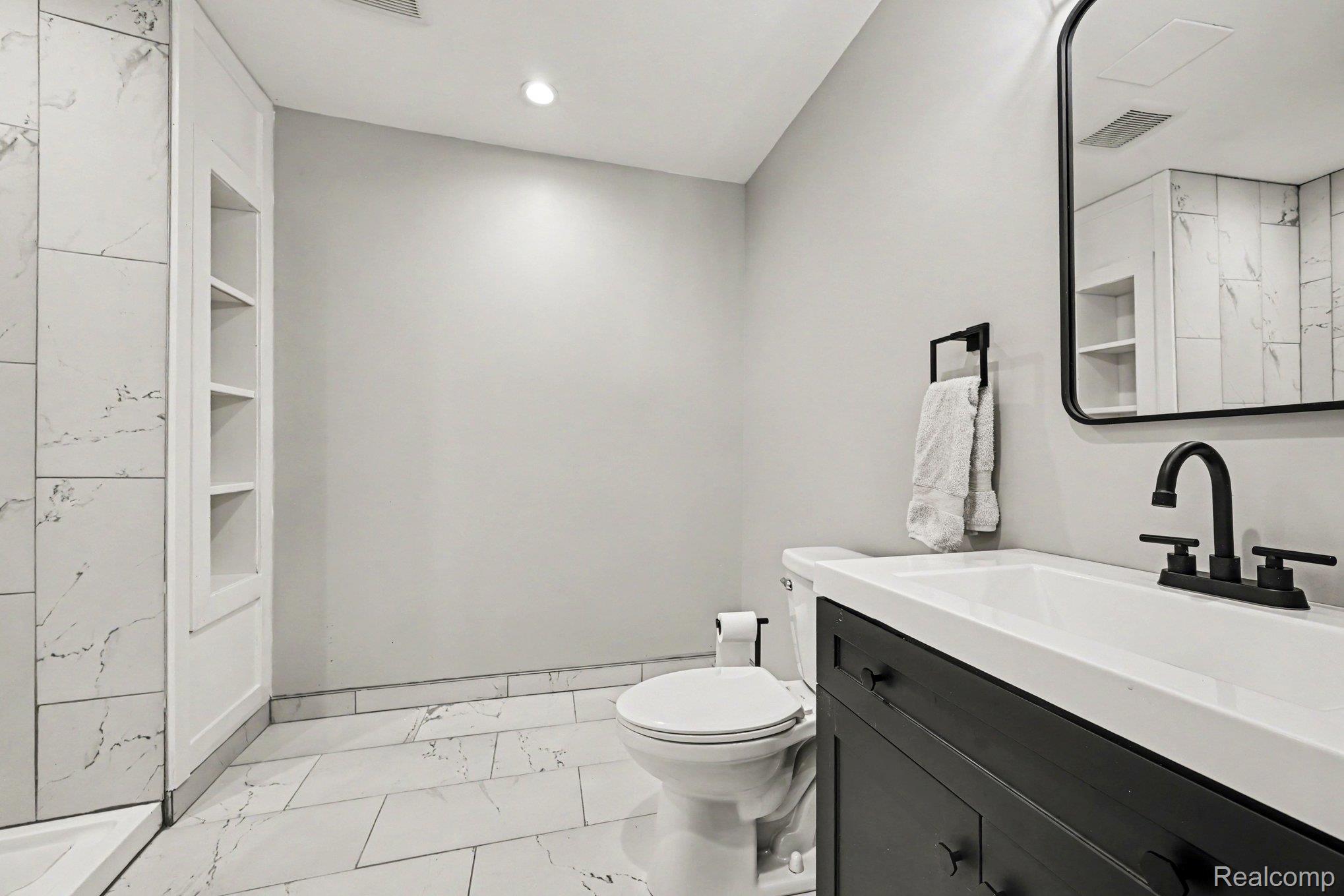 2943 Sleeth Road Property Photo 28