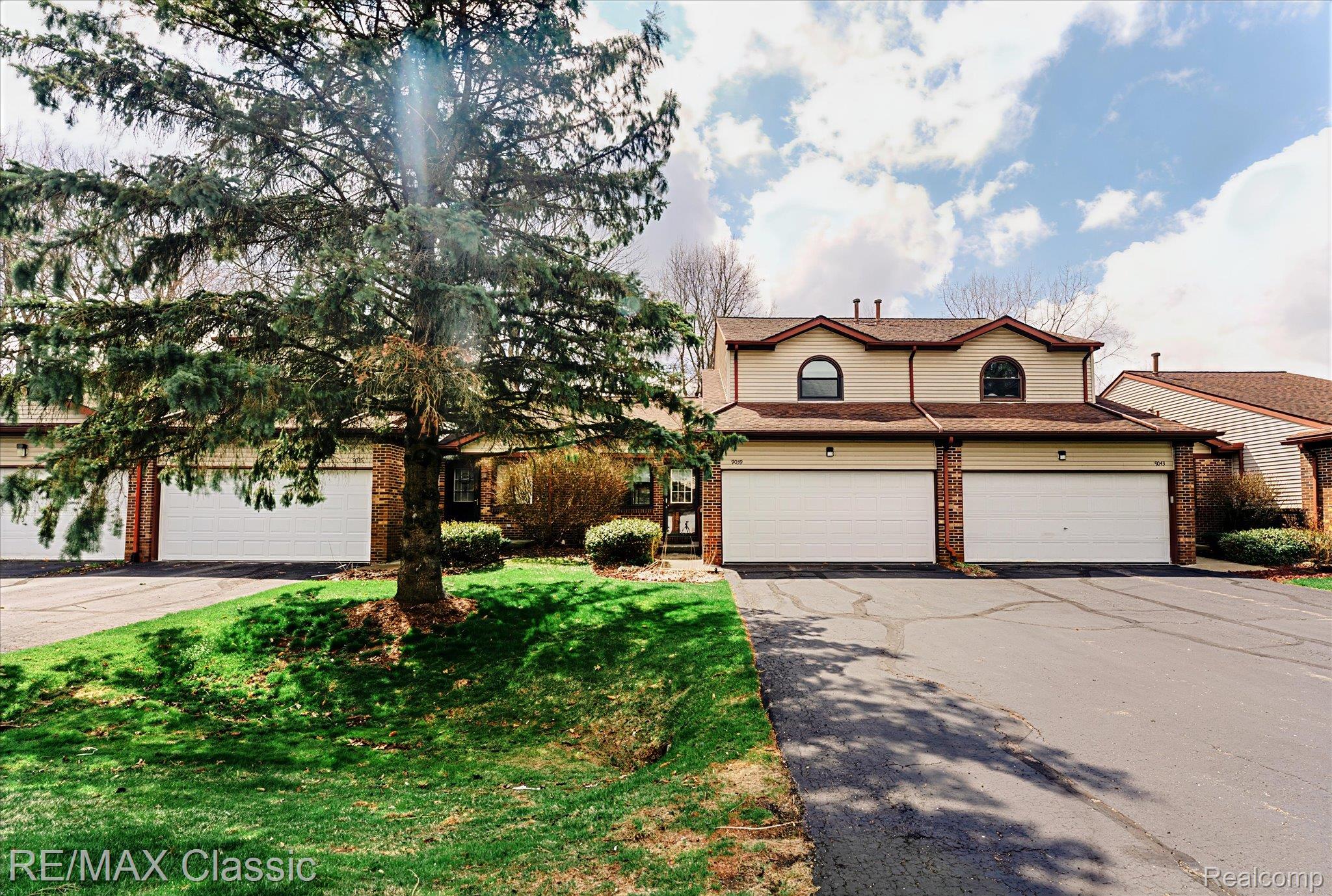 9039 Lake E Road 45 Property Photo 1
